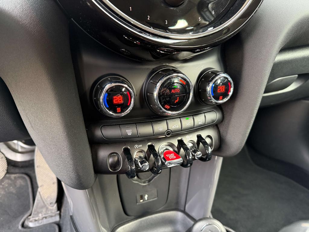 MINI One 1.5i Benzine *Moonwalk Grey/Carplay/Pdc/Cruis/navi Garage Planckaert