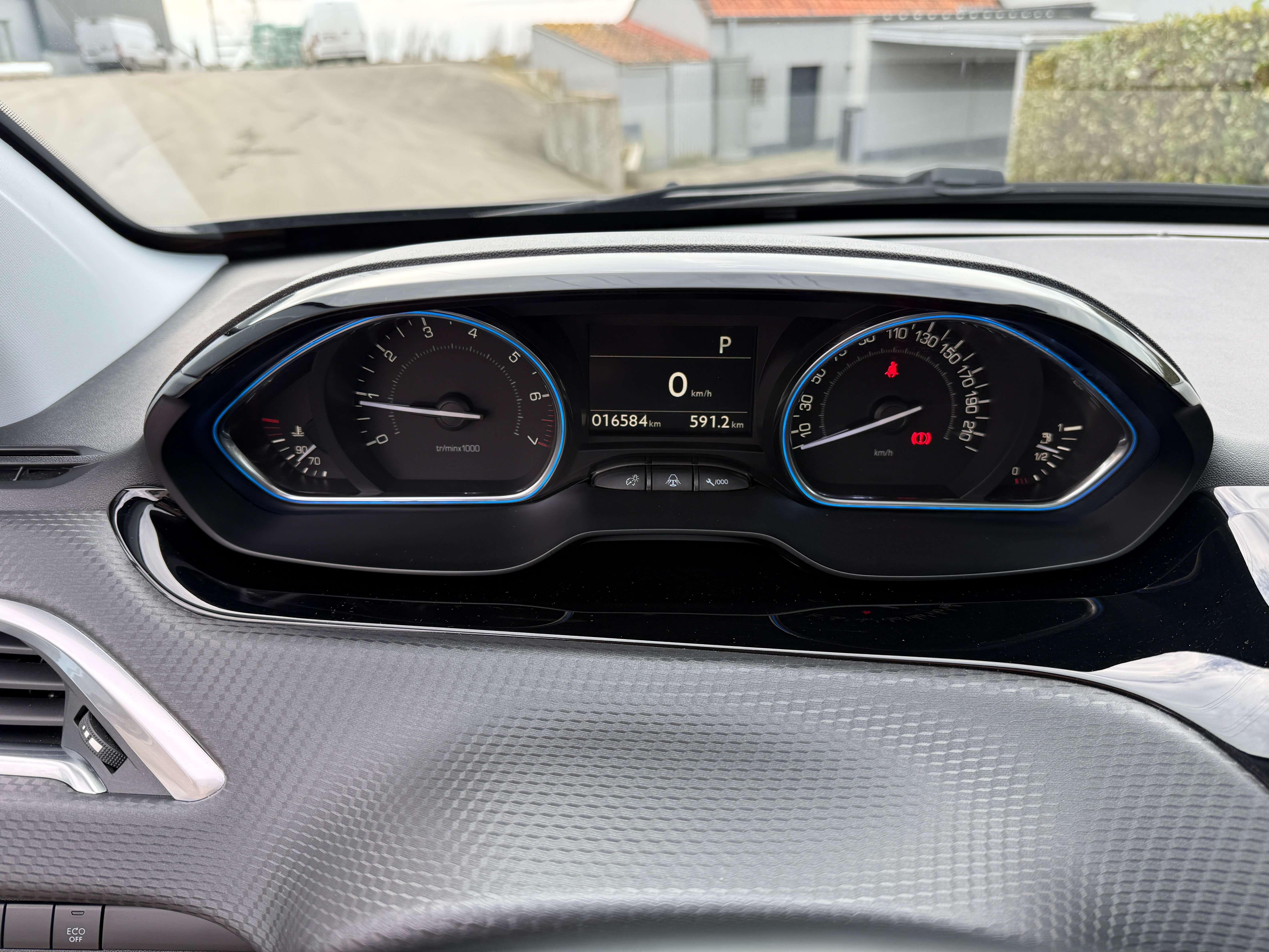 Peugeot 2008 1.2i Allure *Automaat/16.000km!!/Pano dak/Camera* Garage Planckaert