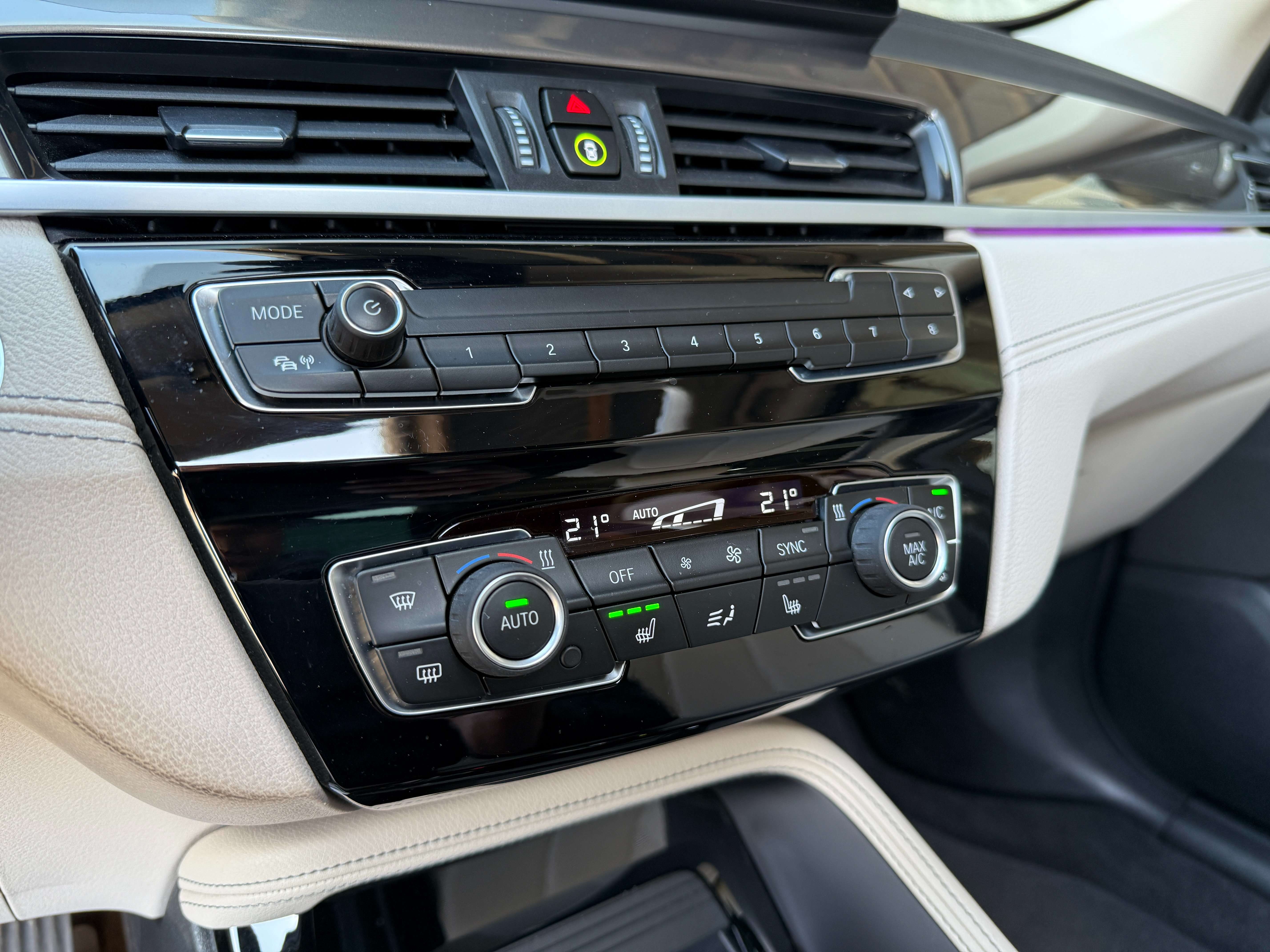 BMW X1 1.5iA xDrive25e PHEV *Pano dak/Carplay/Head up* Garage Planckaert