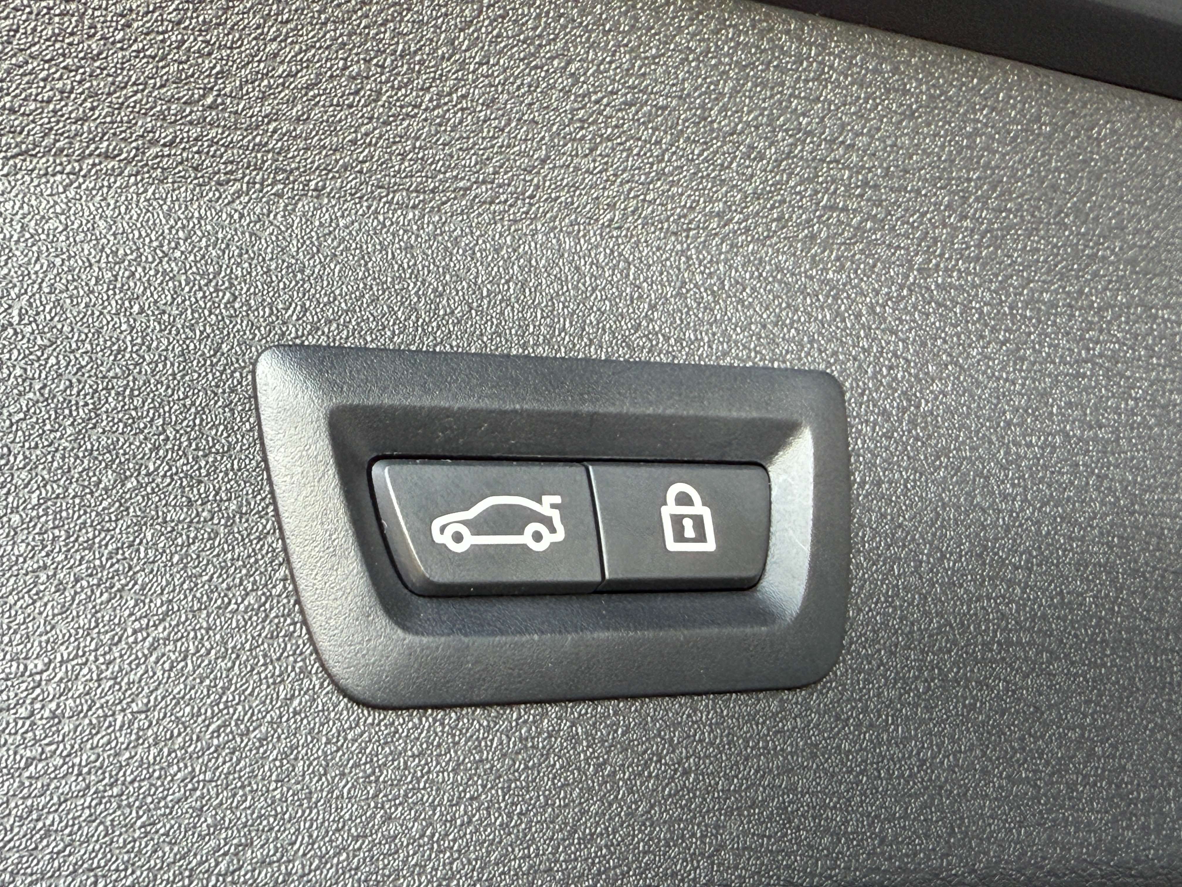 BMW X1 1.5iA xDrive25e PHEV *Pano dak/Carplay/Head up* Garage Planckaert