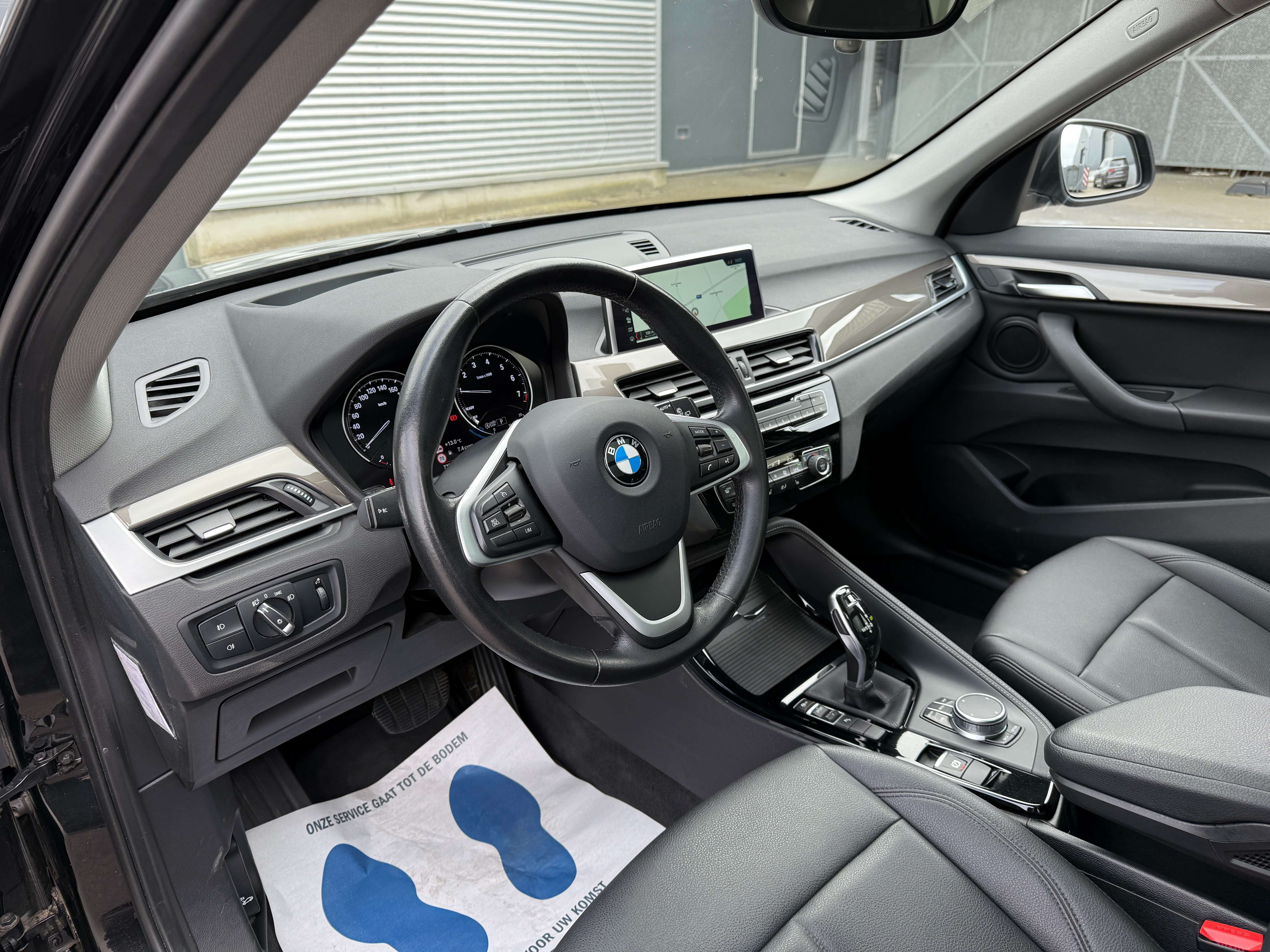 BMW X1 1.5iA sDrive18 OPF X-Line *Pano dak/Head up/Camera Garage Planckaert