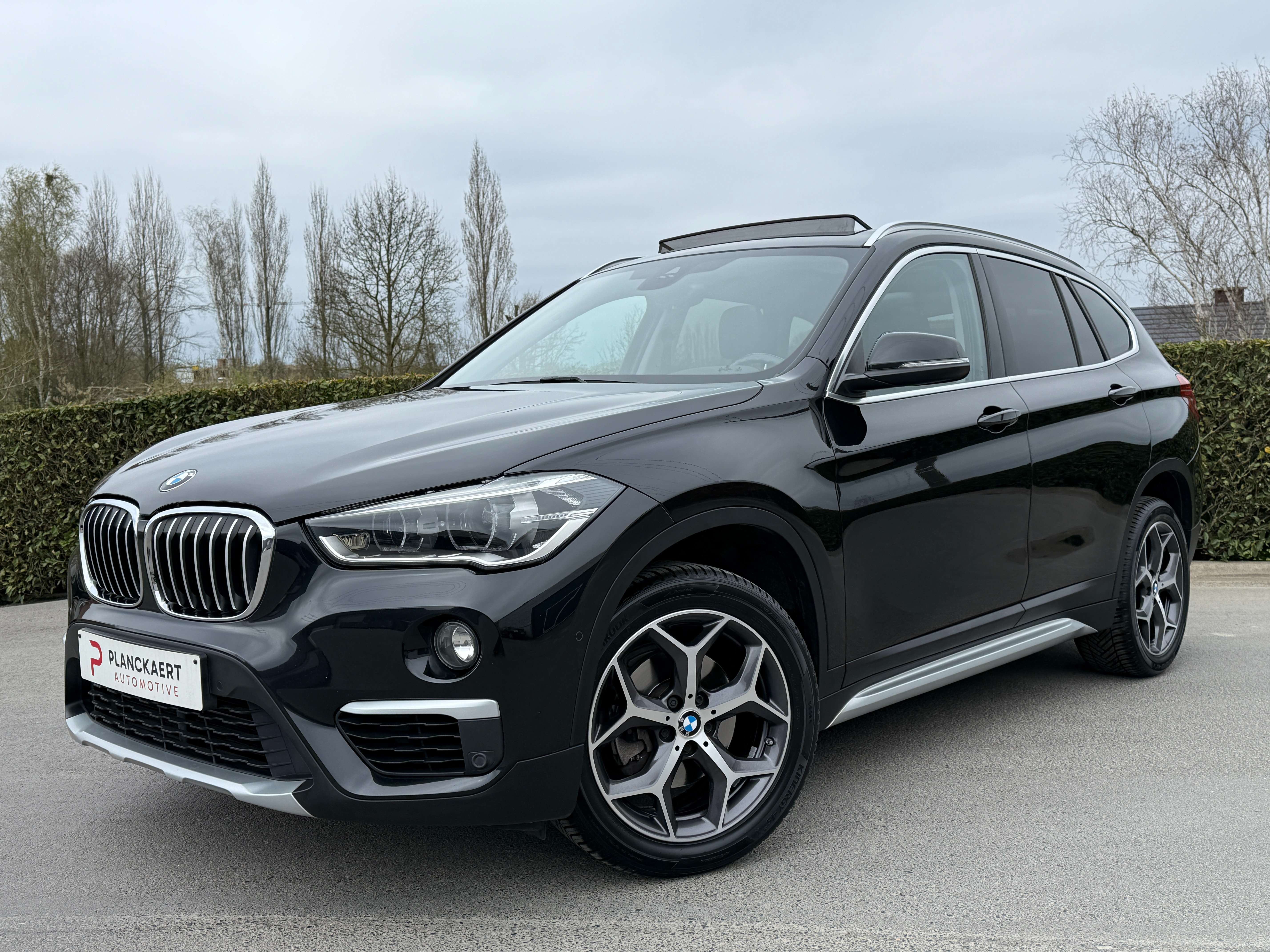BMW X1 1.5iA sDrive18 OPF X-Line *Pano dak/Head up/Camera Garage Planckaert