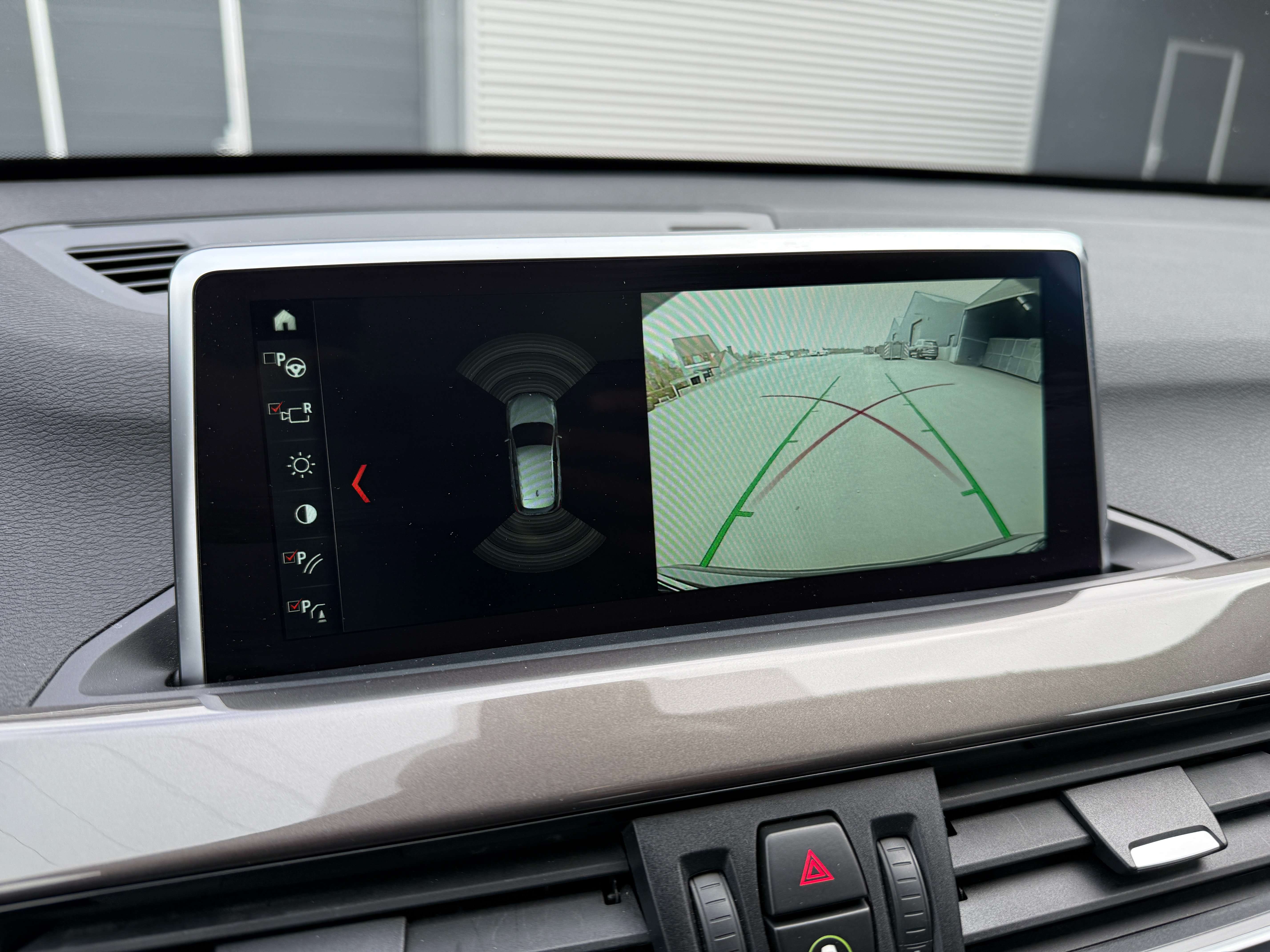 BMW X1 1.5iA sDrive18 OPF X-Line *Pano dak/Head up/Camera Garage Planckaert