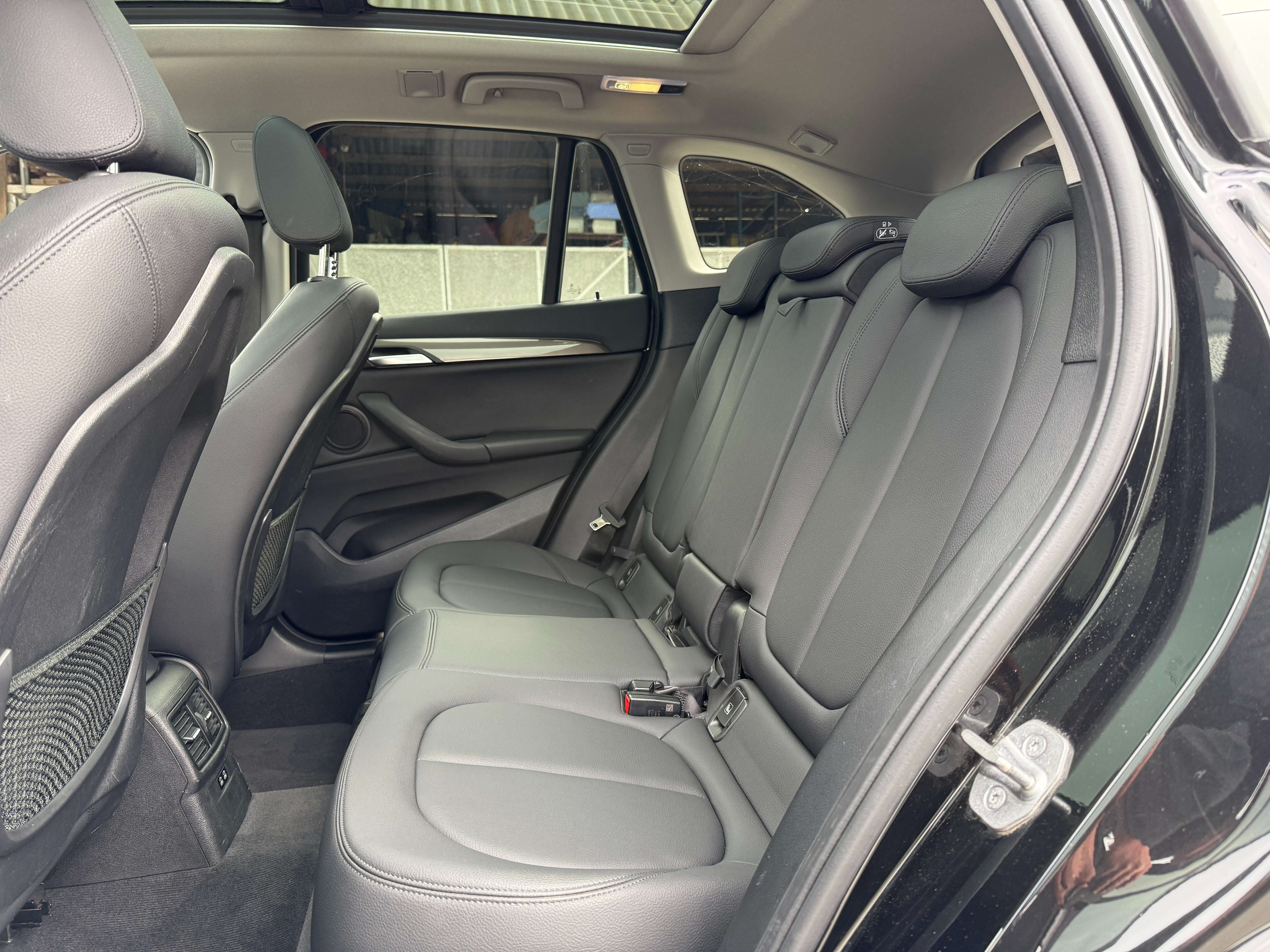 BMW X1 1.5iA sDrive18 OPF X-Line *Pano dak/Head up/Camera Garage Planckaert