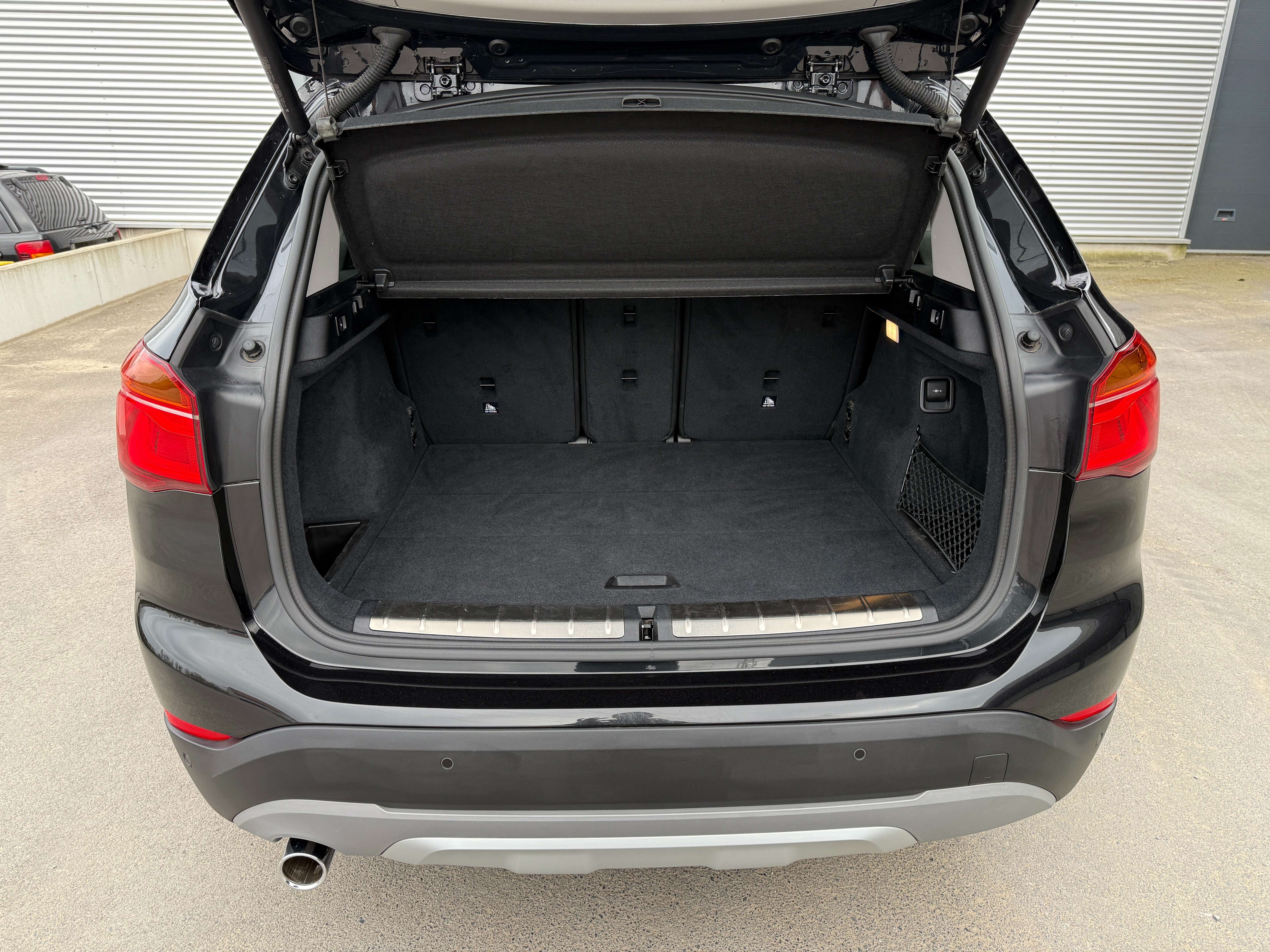 BMW X1 1.5iA sDrive18 OPF X-Line *Pano dak/Head up/Camera Garage Planckaert