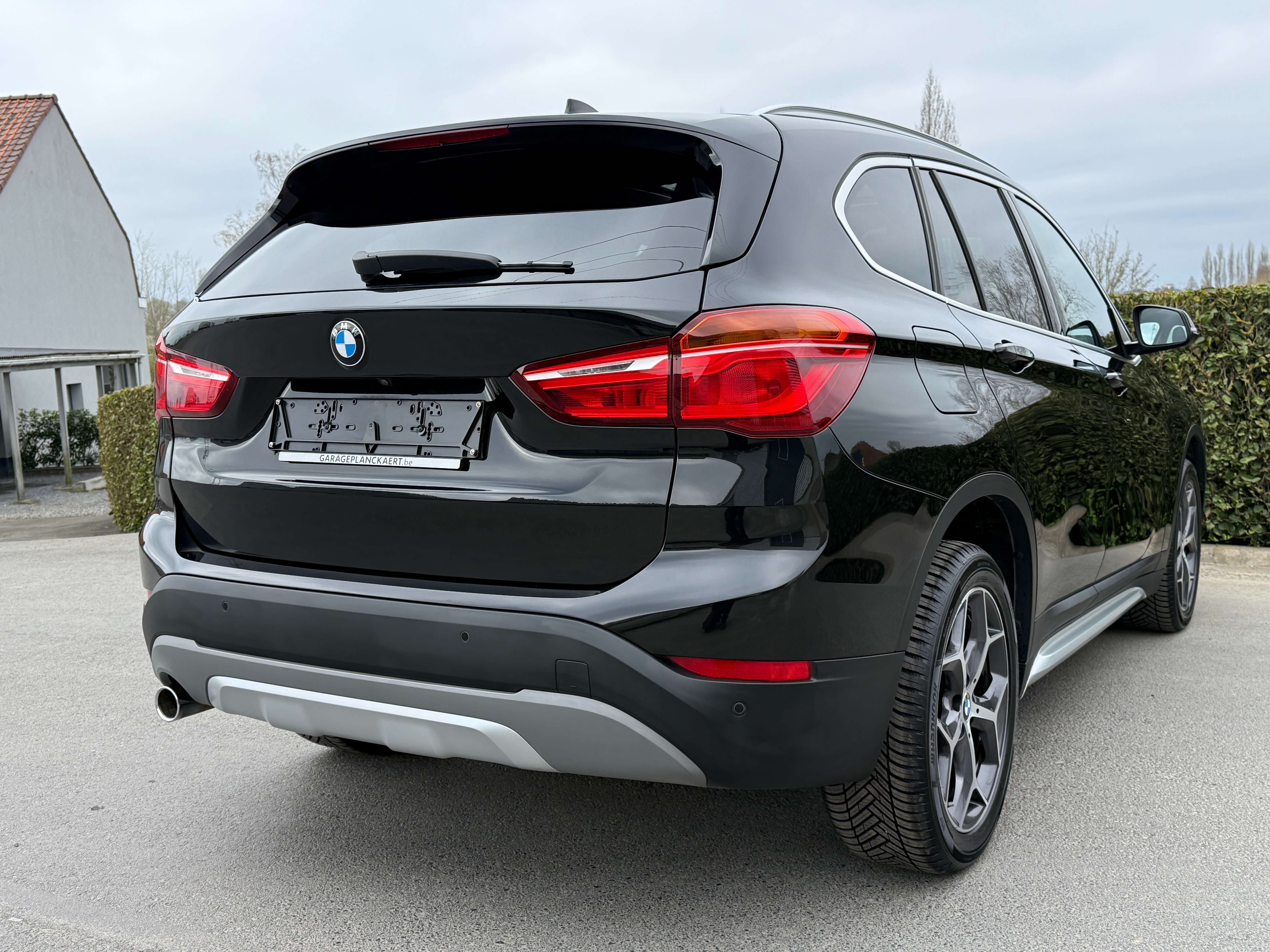 BMW X1 1.5iA sDrive18 OPF X-Line *Pano dak/Head up/Camera Garage Planckaert