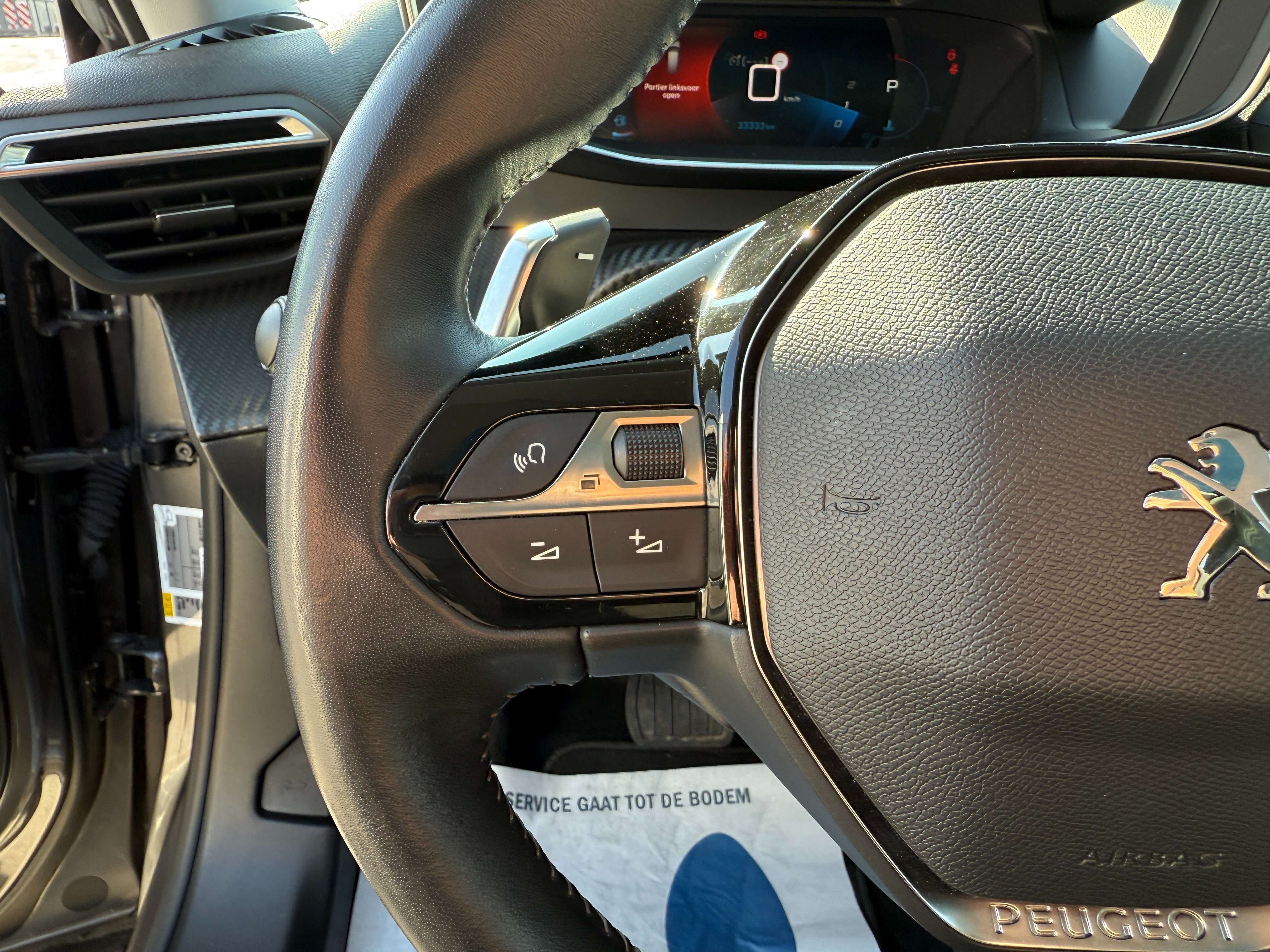 Peugeot 2008 1.2 Benzine/Automaat Allure *Leder/Pano dak/Camera Garage Planckaert