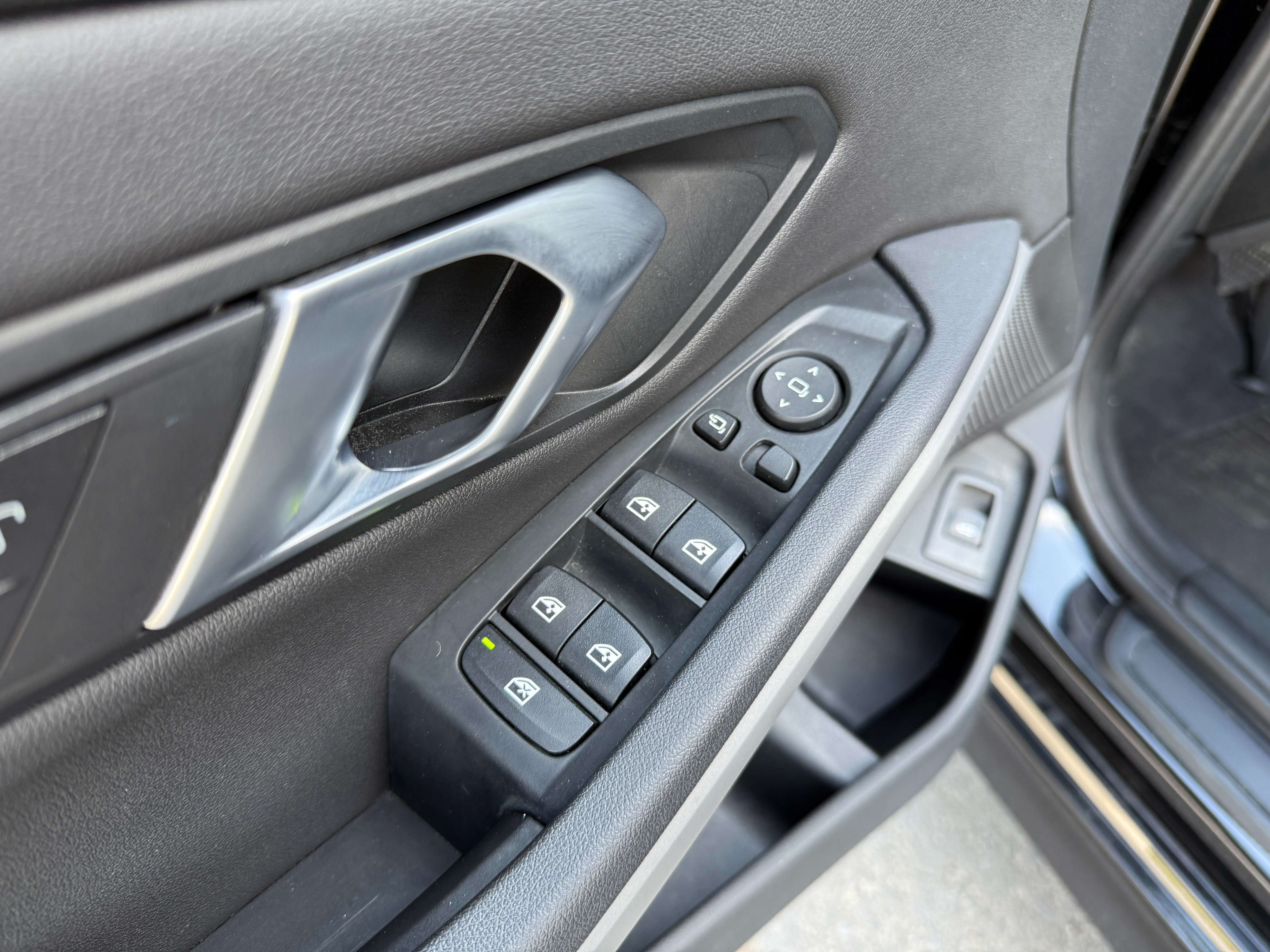 BMW 318 Touring dA MHEV *Carplay/Shadow line/Led/Leder* Garage Planckaert