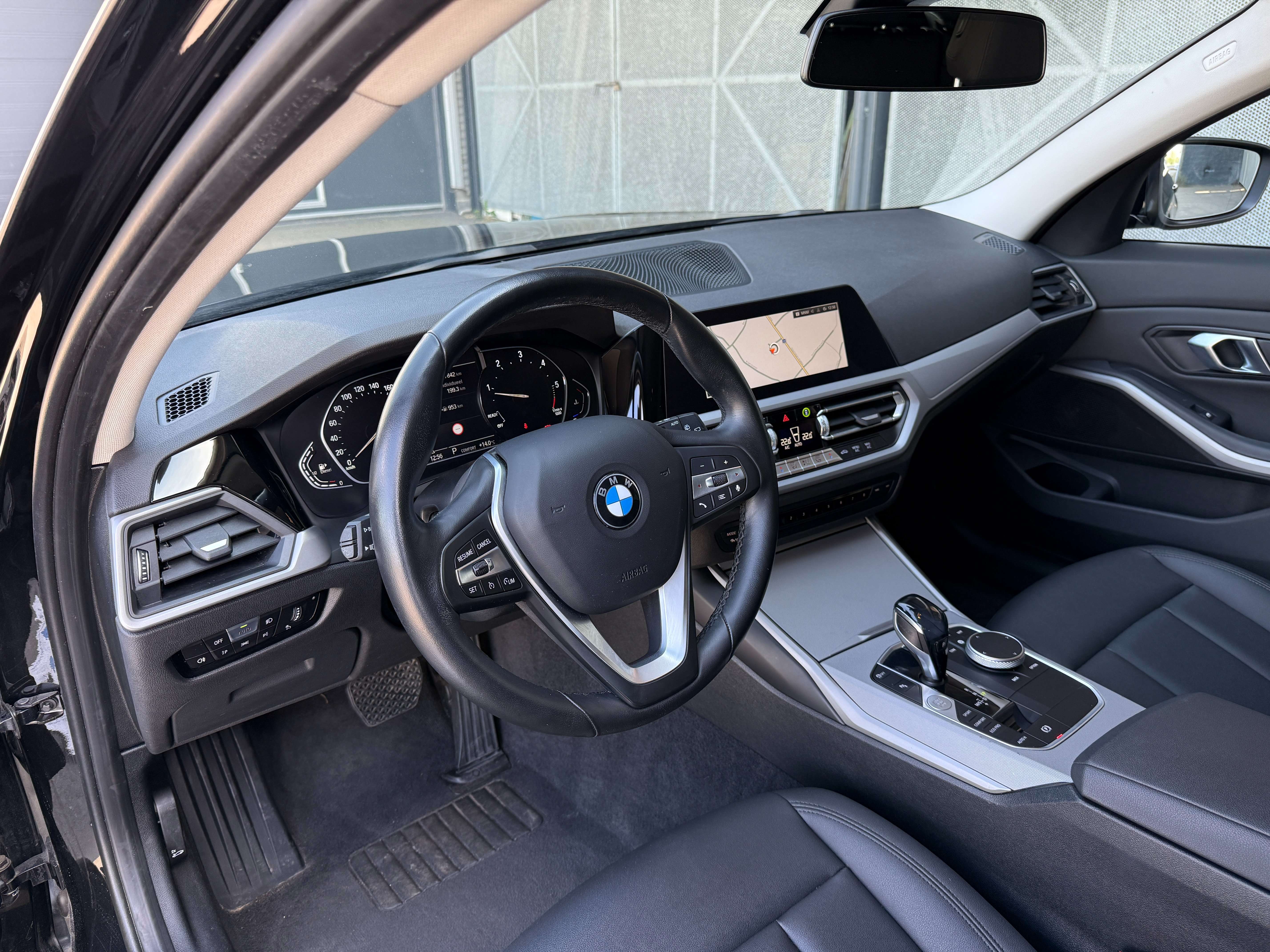 BMW 318 Touring dA MHEV *Carplay/Shadow line/Led/Leder* Garage Planckaert