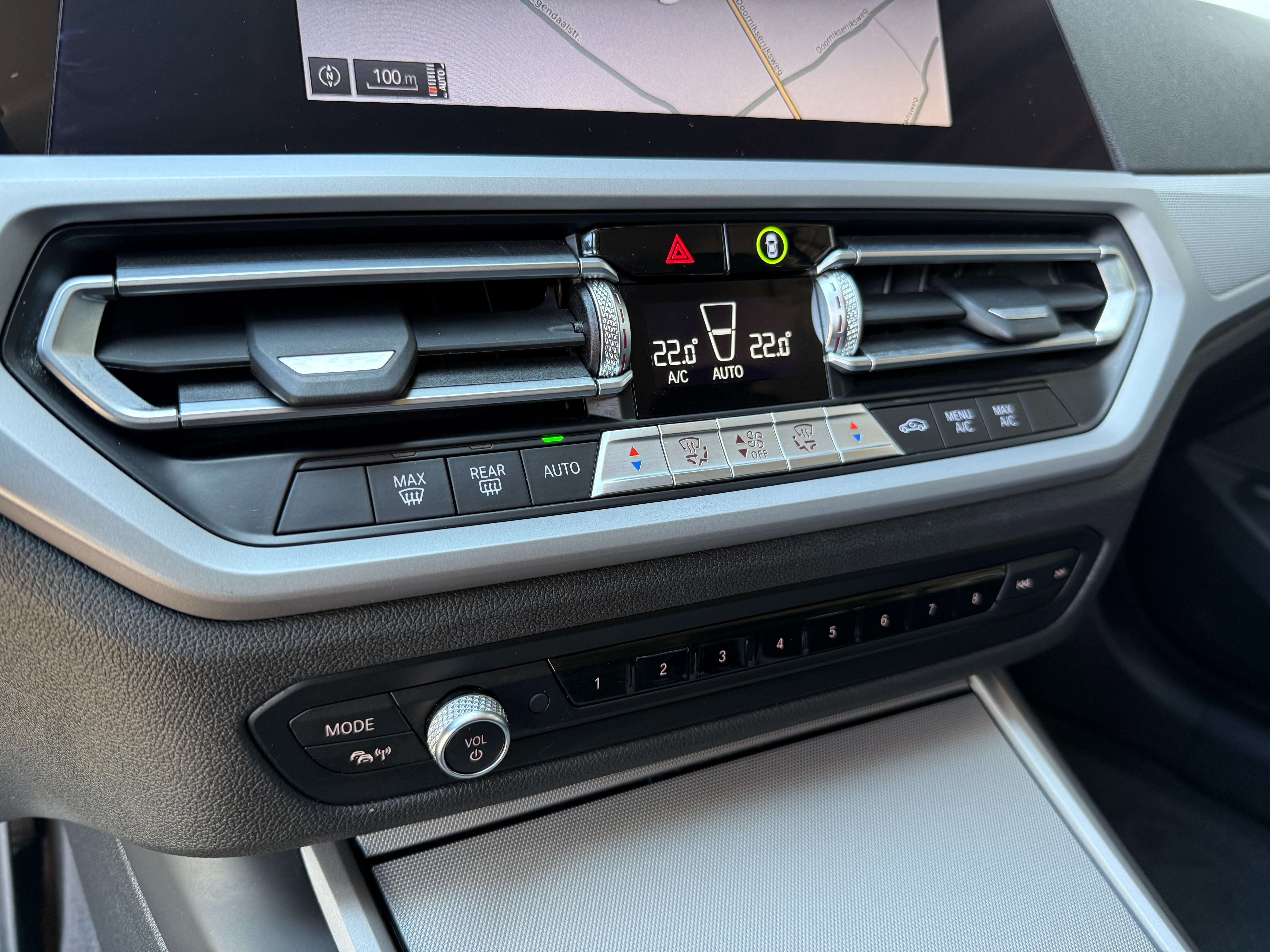 BMW 318 Touring dA MHEV *Carplay/Shadow line/Led/Leder* Garage Planckaert