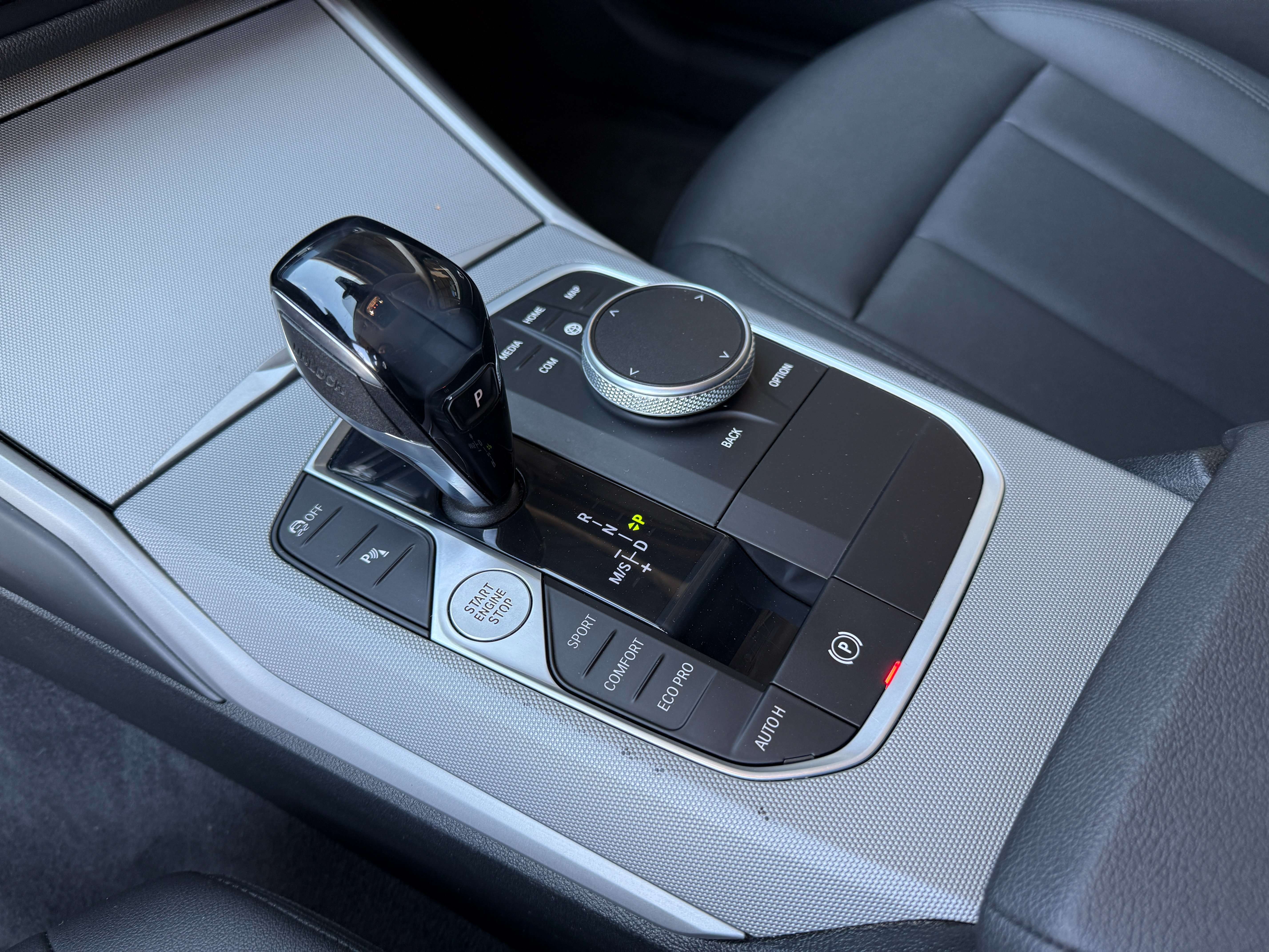 BMW 318 Touring dA MHEV *Carplay/Shadow line/Led/Leder* Garage Planckaert