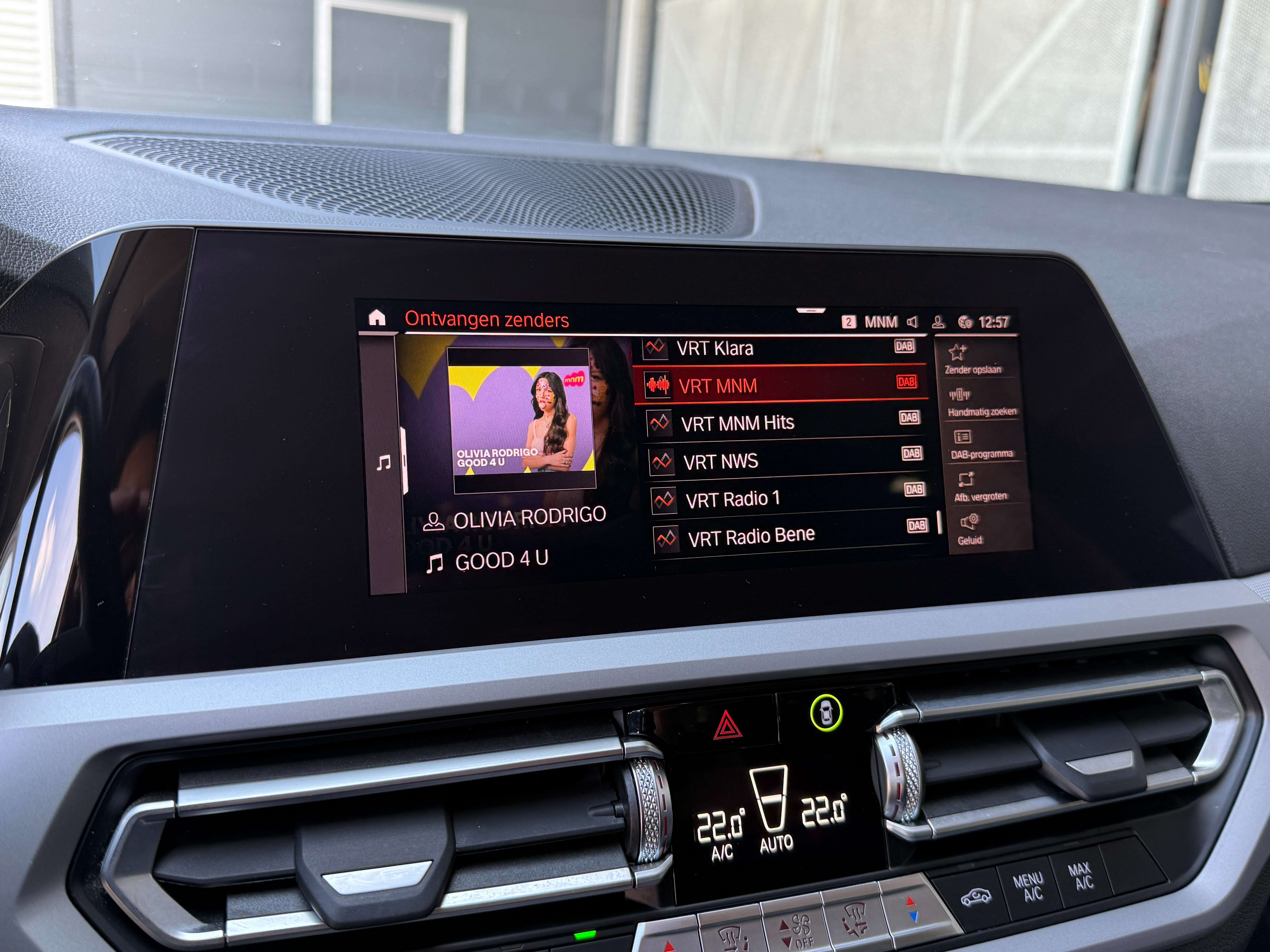 BMW 318 Touring dA MHEV *Carplay/Shadow line/Led/Leder* Garage Planckaert