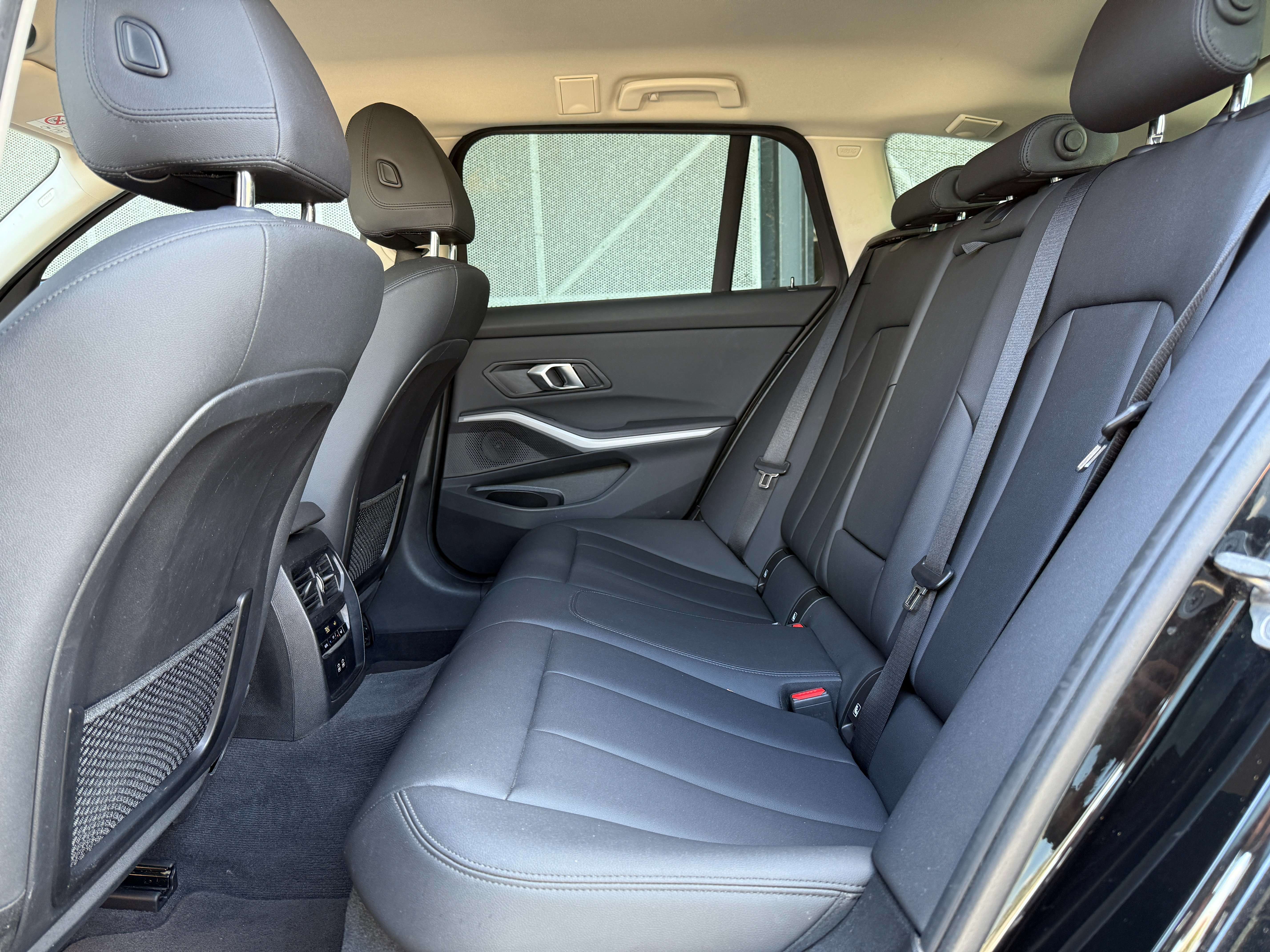 BMW 318 Touring dA MHEV *Carplay/Shadow line/Led/Leder* Garage Planckaert