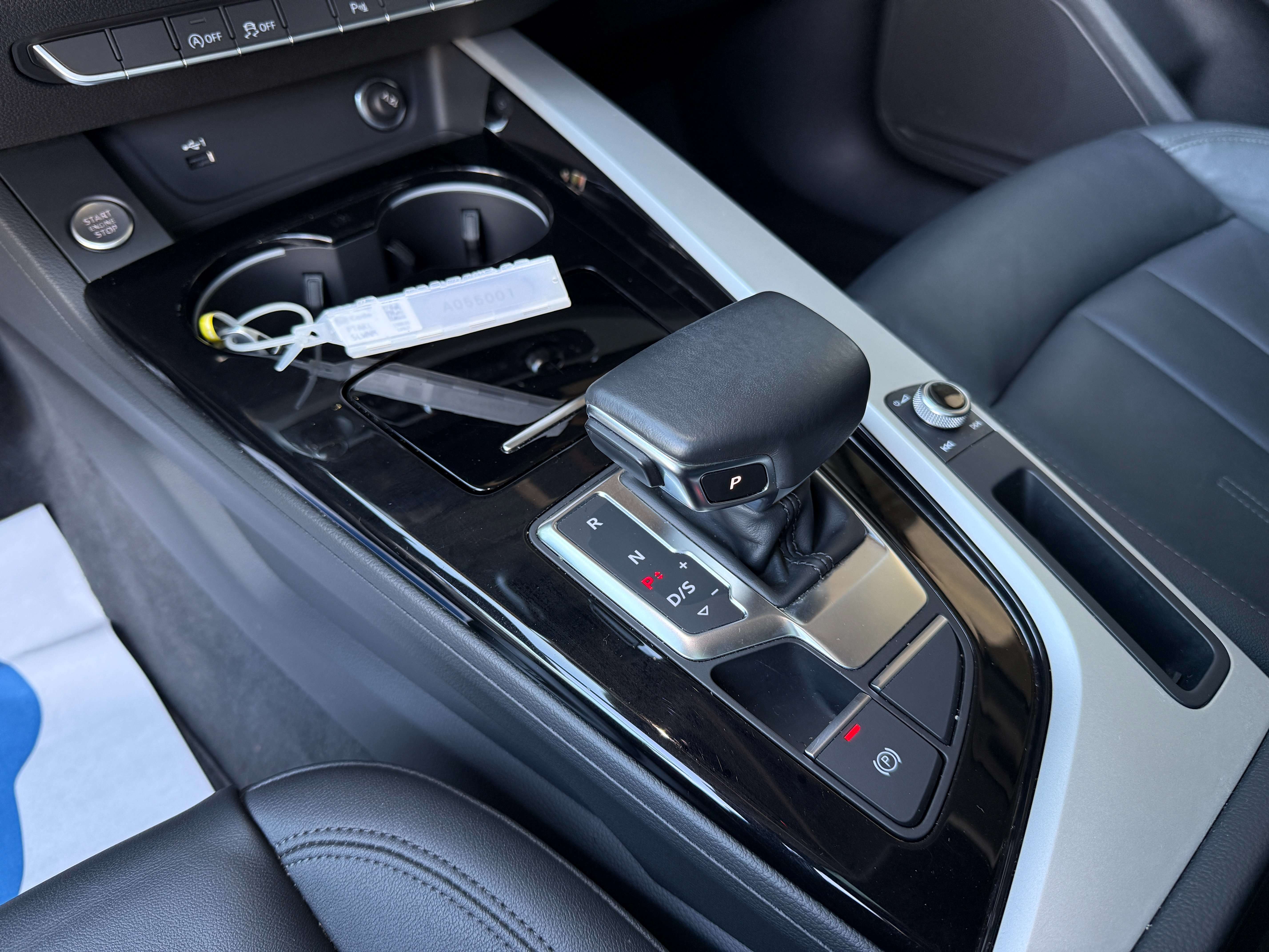 Audi A4 Avant 30 TDi *Carplay/Pano dak/Leder/Pdc/Camera* Garage Planckaert