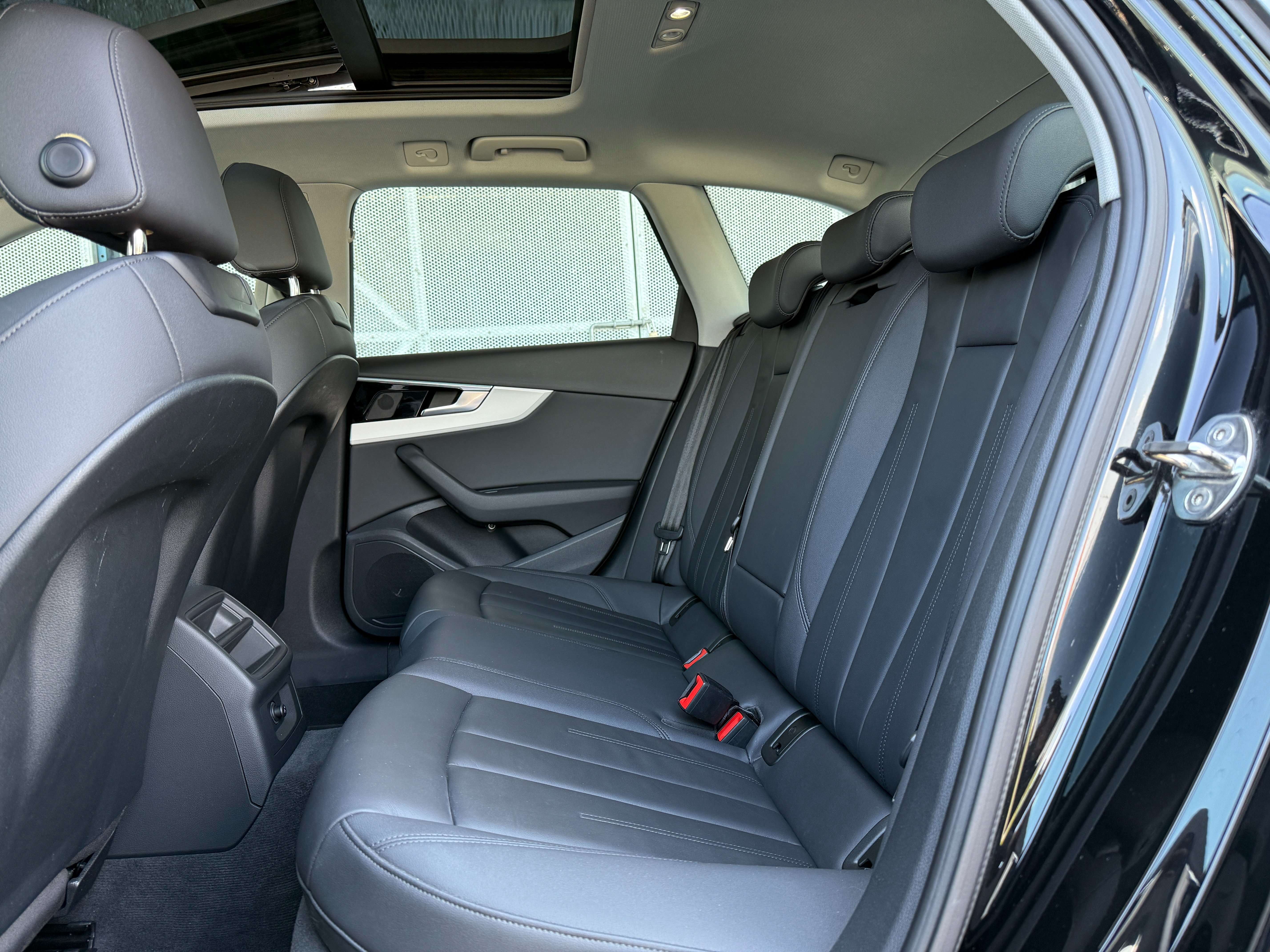 Audi A4 Avant 30 TDi *Carplay/Pano dak/Leder/Pdc/Camera* Garage Planckaert
