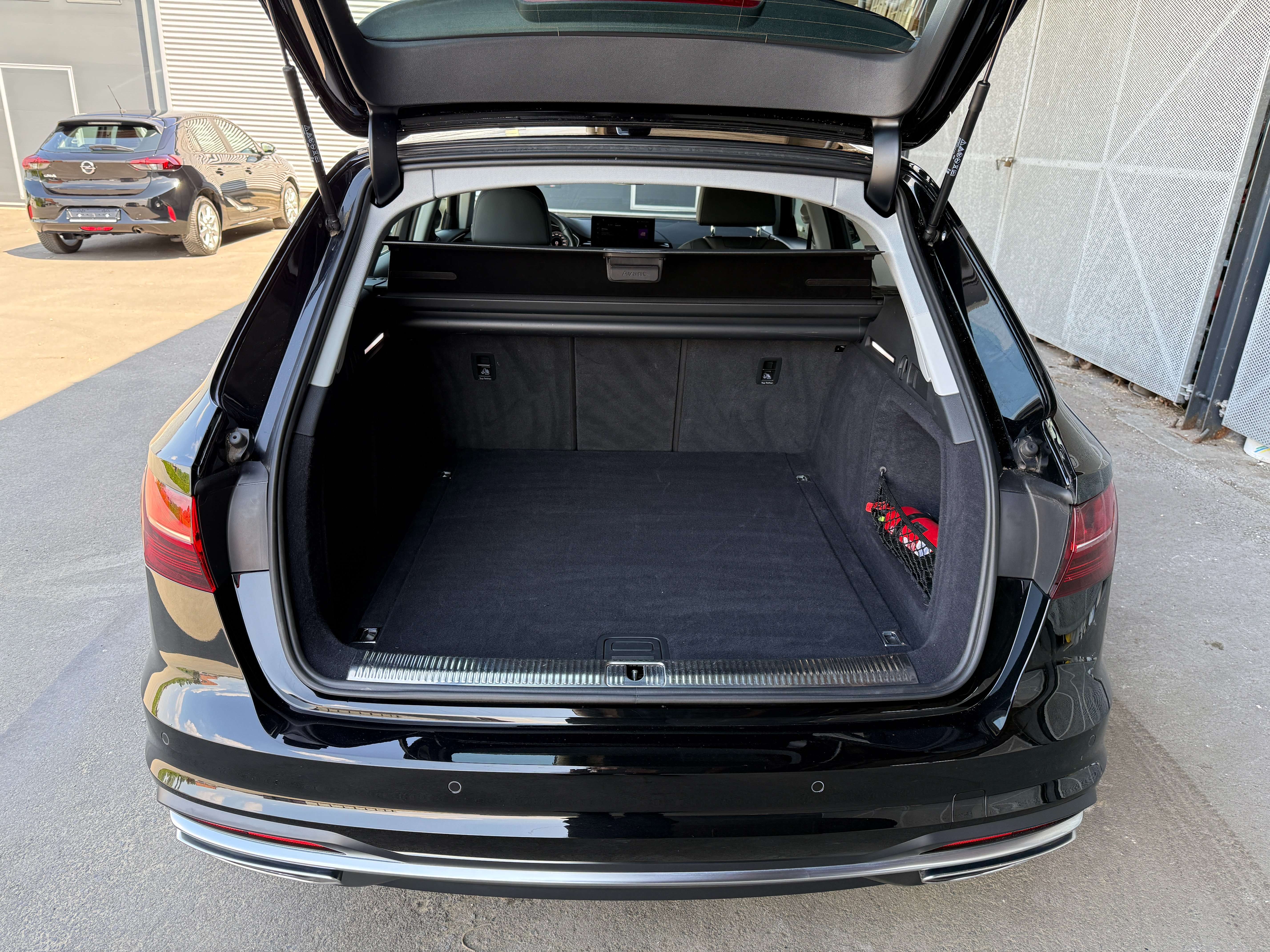 Audi A4 Avant 30 TDi *Carplay/Pano dak/Leder/Pdc/Camera* Garage Planckaert