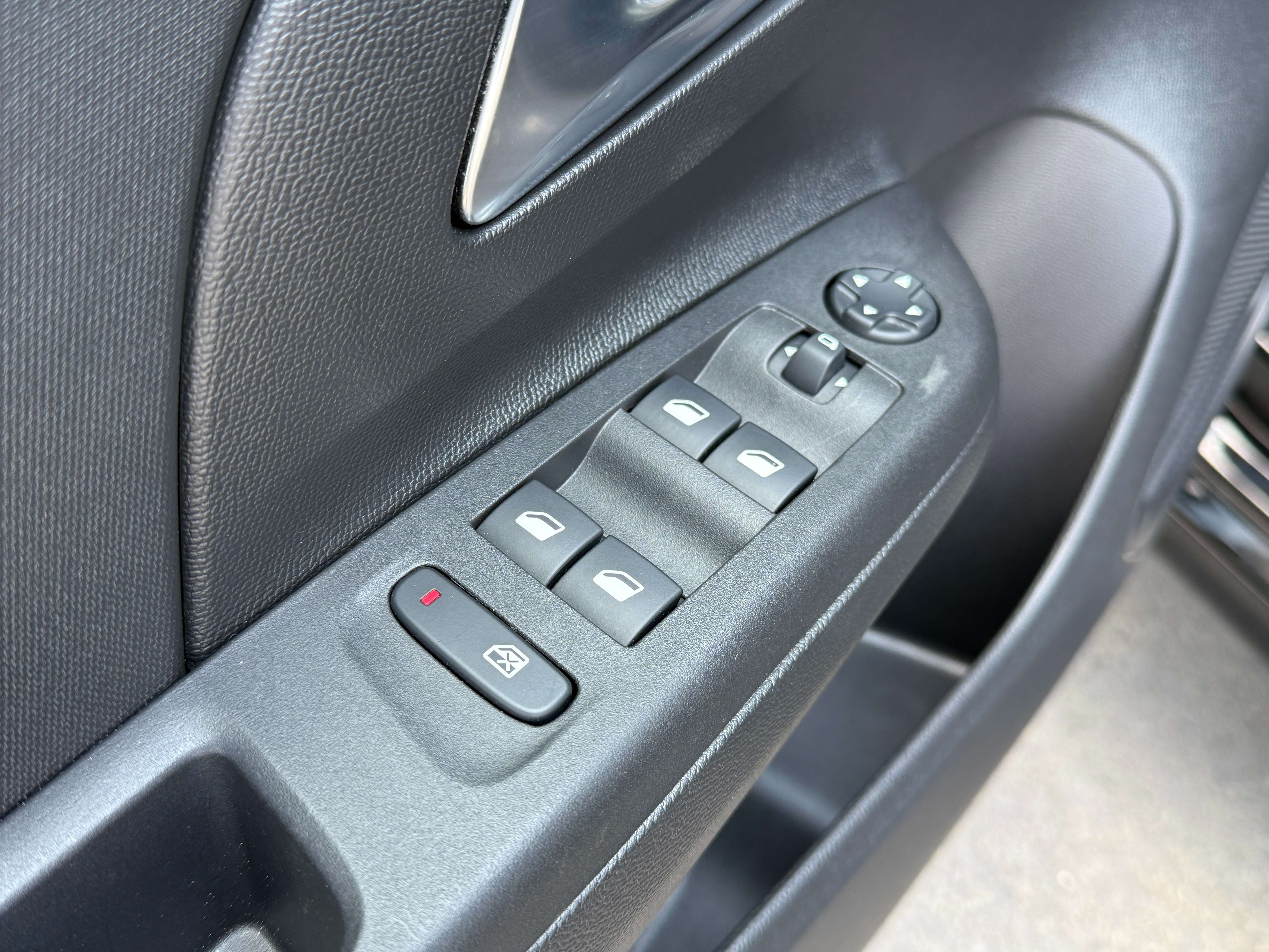 Opel Corsa 1.2i Benzine *Carplay/Pdc/Navigatie/Bleutooth* Garage Planckaert