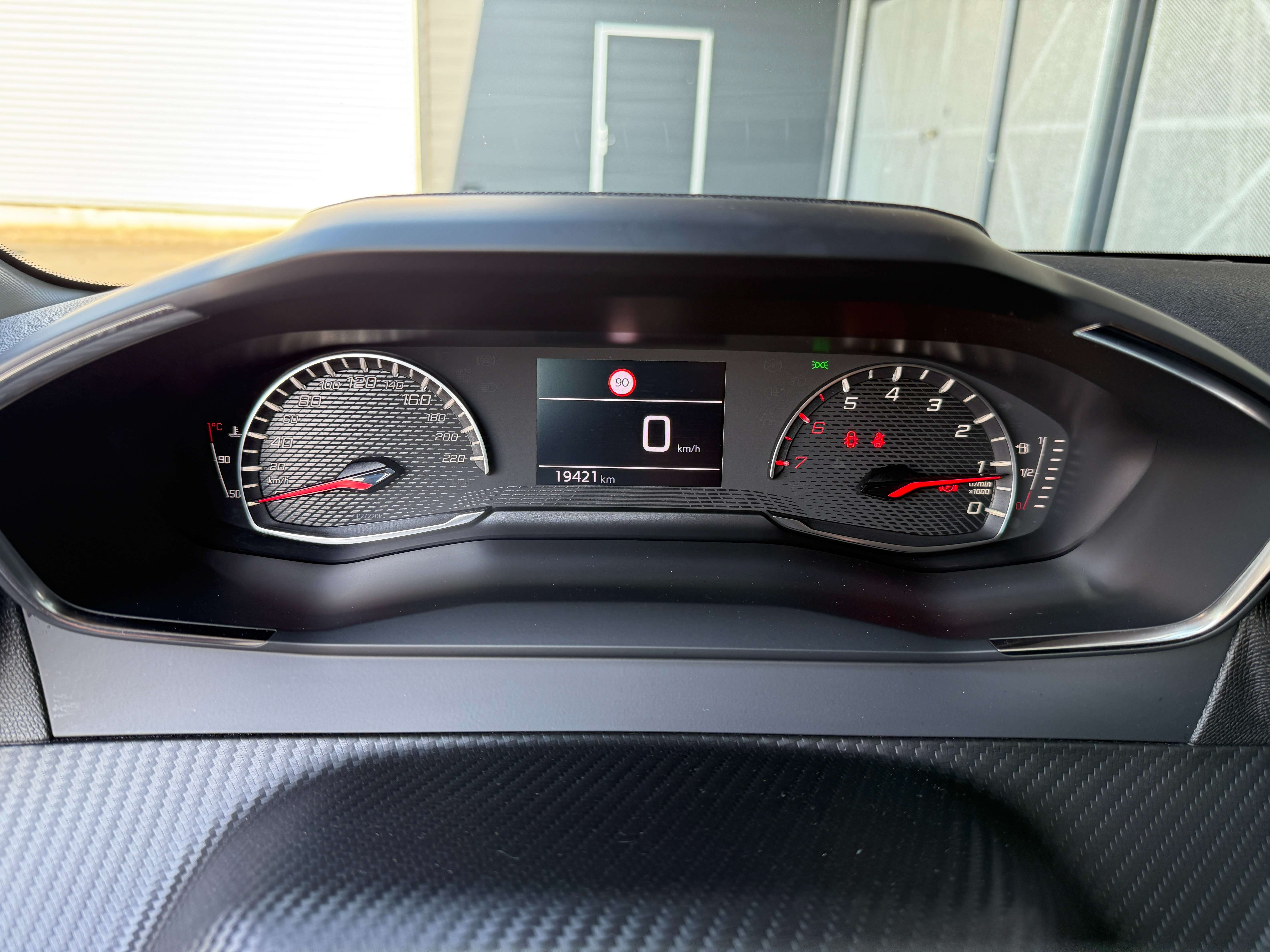 Peugeot 208 1.2i Benzine *Carplay/Pdc/Navi/Bluetooth/Alu/Airco Garage Planckaert