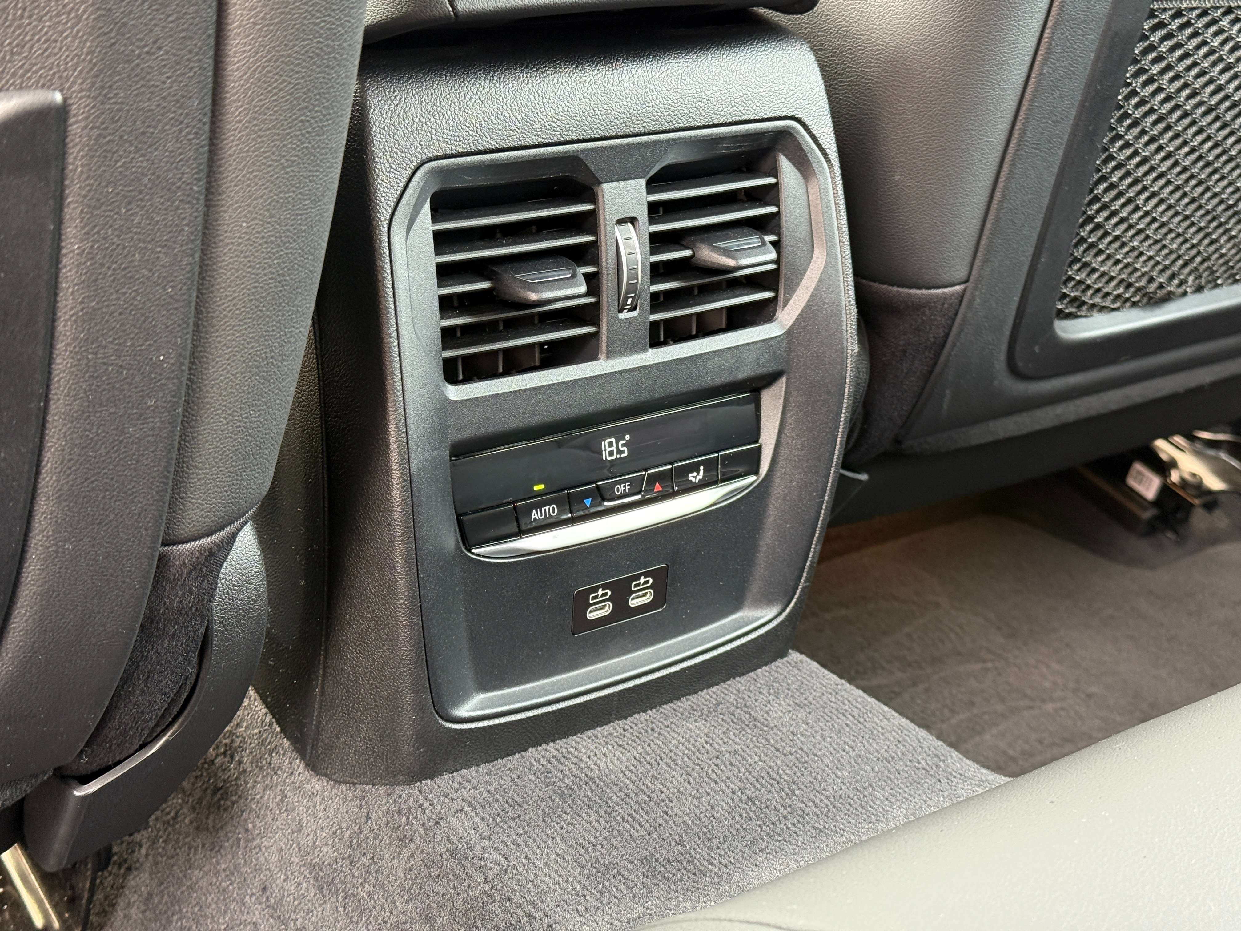 BMW 318 Touring dA MHEV *Carplay/Shadow line/Led/Leder* Garage Planckaert