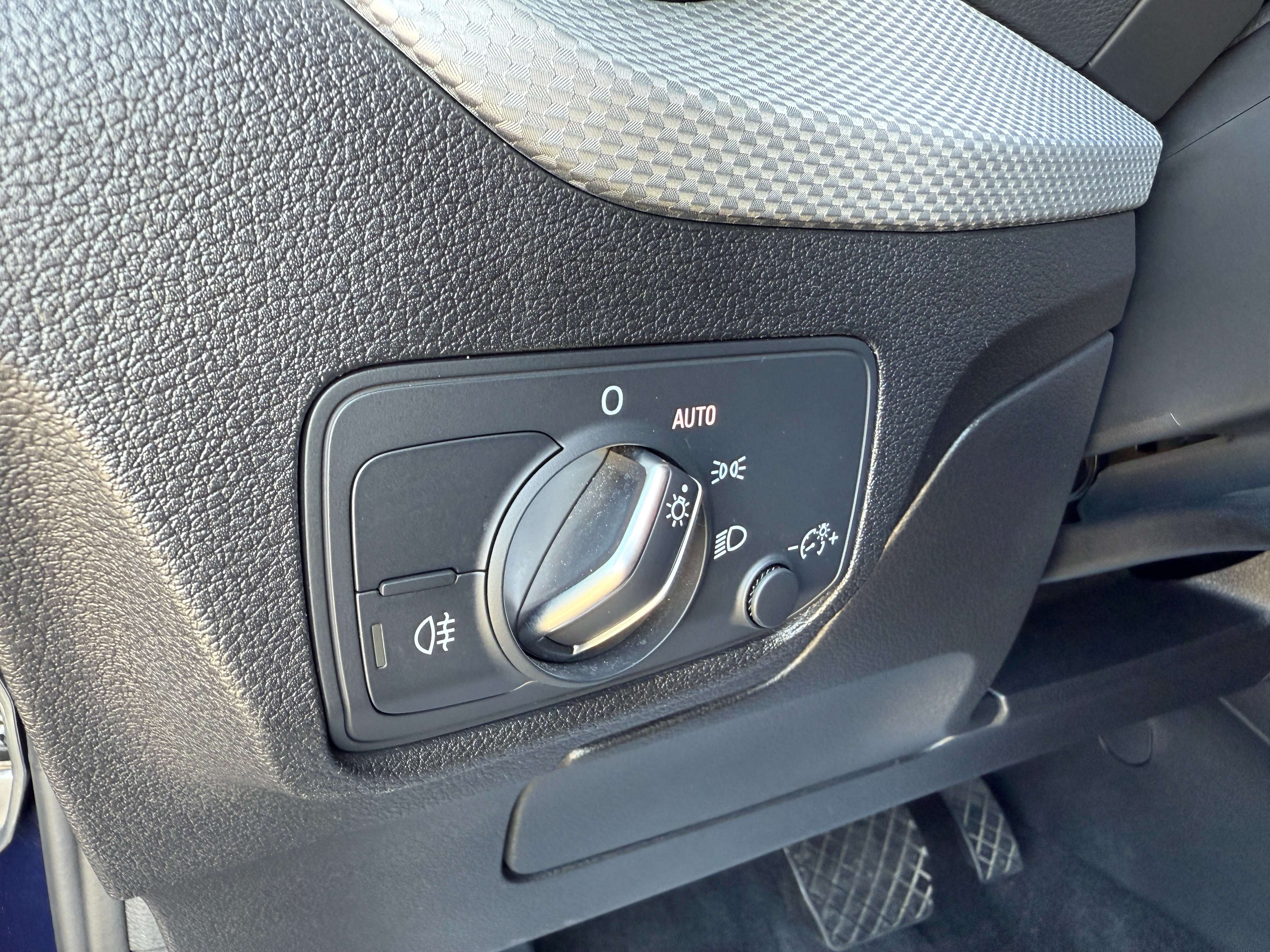 Audi Q2 Q2 30 TDI S tronic *Carplay/Camera/Leder/Trekhaak* Garage Planckaert