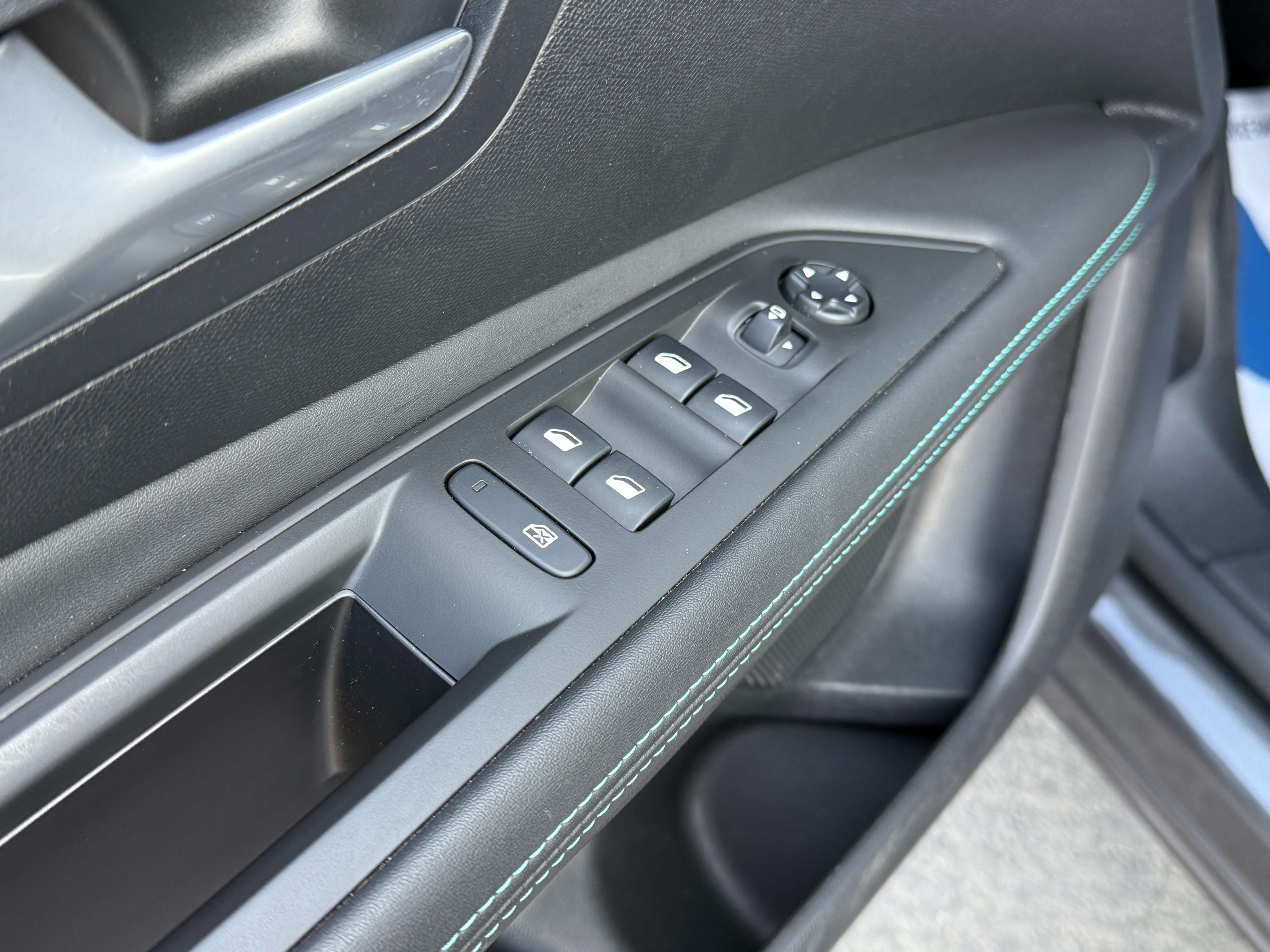 Peugeot 3008 Benzine 131pk Allure **Carplay/Camera/Pdc** Garage Planckaert