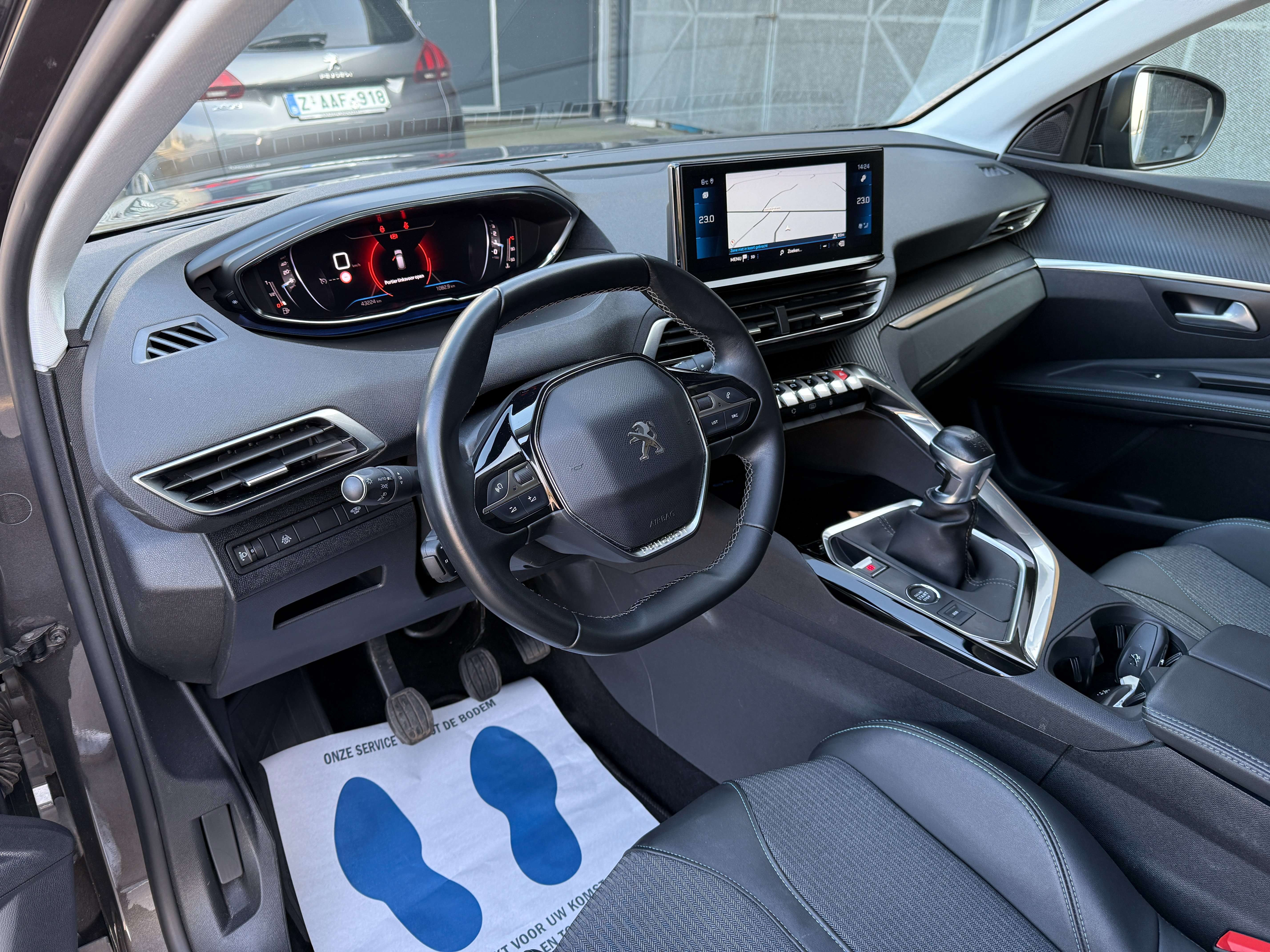 Peugeot 3008 Benzine 131pk Allure **Carplay/Camera/Pdc** Garage Planckaert