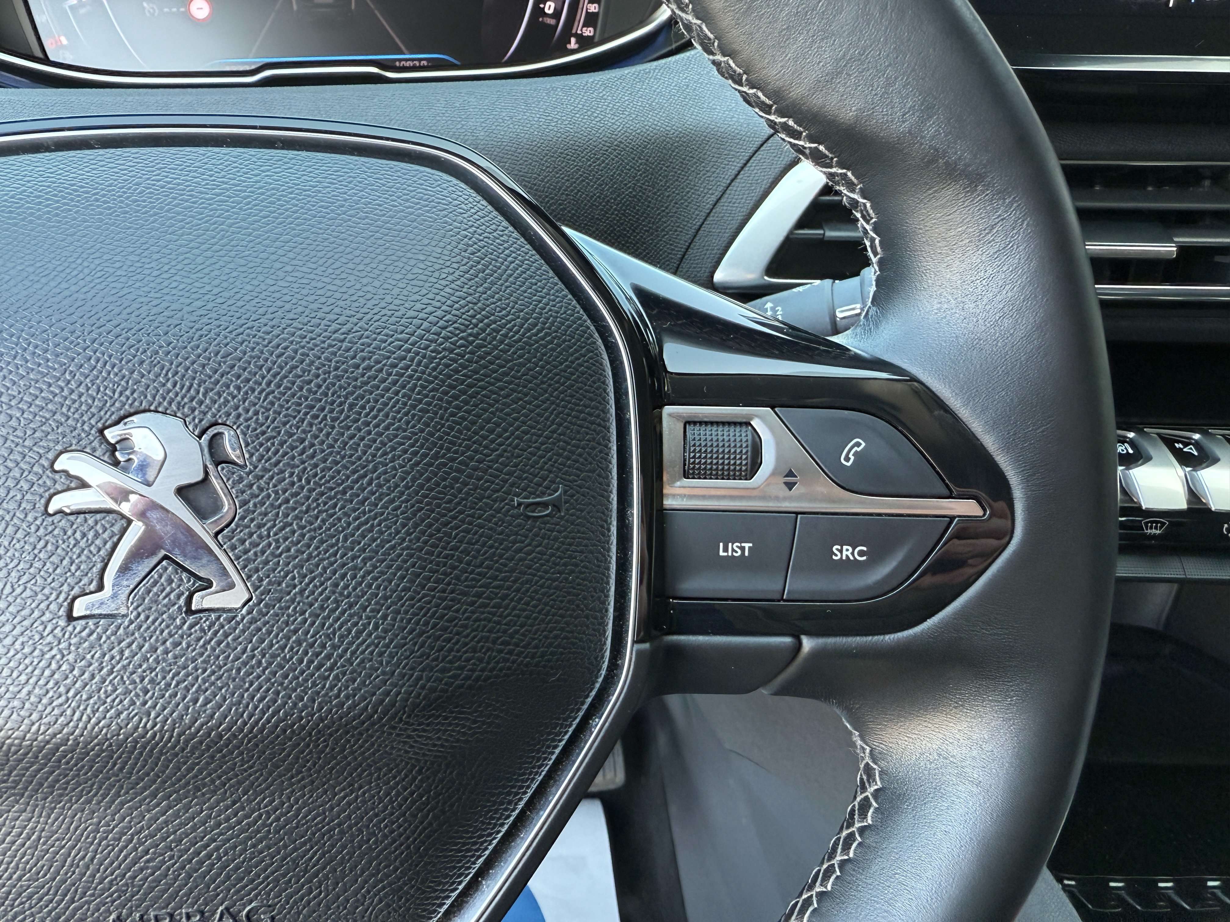 Peugeot 3008 Benzine 131pk Allure **Carplay/Camera/Pdc** Garage Planckaert