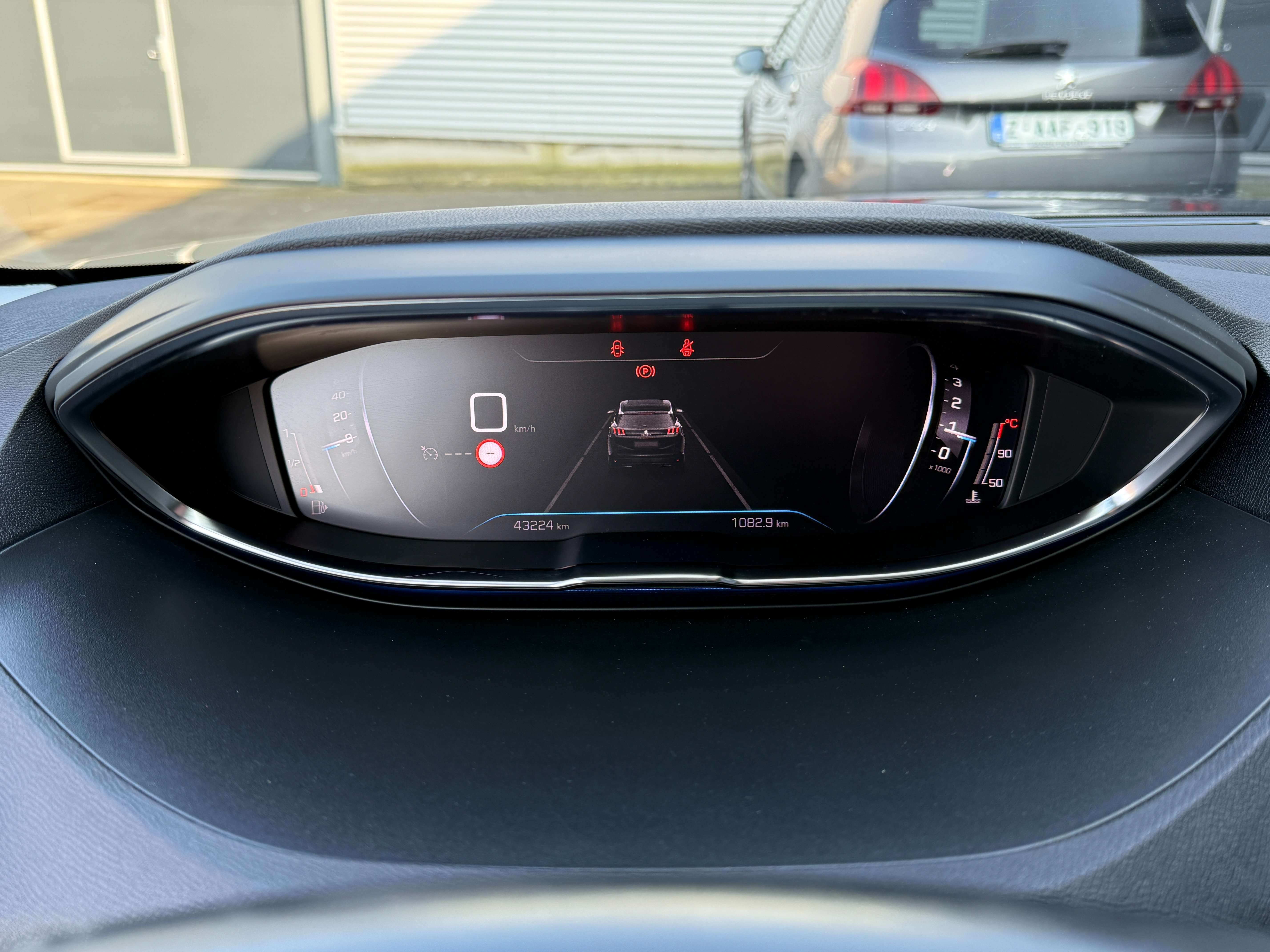 Peugeot 3008 Benzine 131pk Allure **Carplay/Camera/Pdc** Garage Planckaert