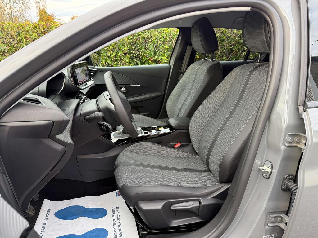 Peugeot 208 Allure 1.2i Benzine 100pk *360°camera /Carplay* Garage Planckaert