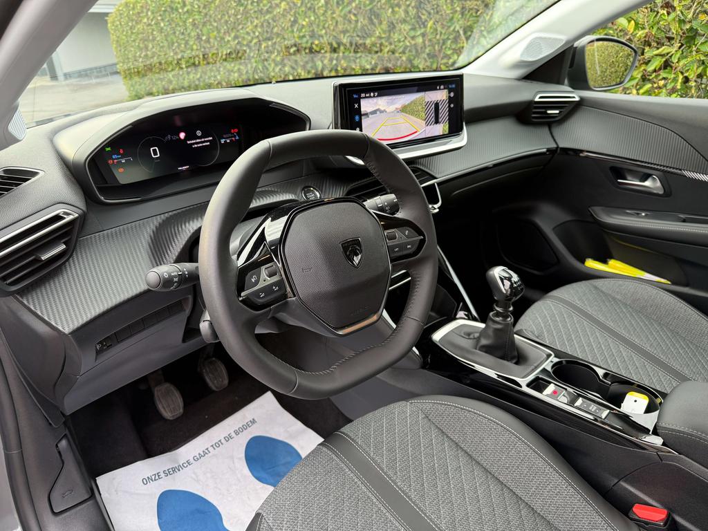 Peugeot 208 Allure 1.2i Benzine 100pk *360°camera /Carplay* Garage Planckaert