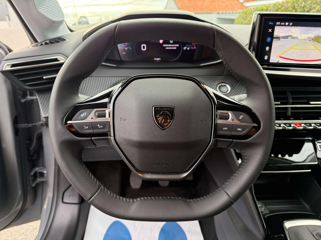 Peugeot 208 Allure 1.2i Benzine 100pk *360°camera /Carplay* Garage Planckaert