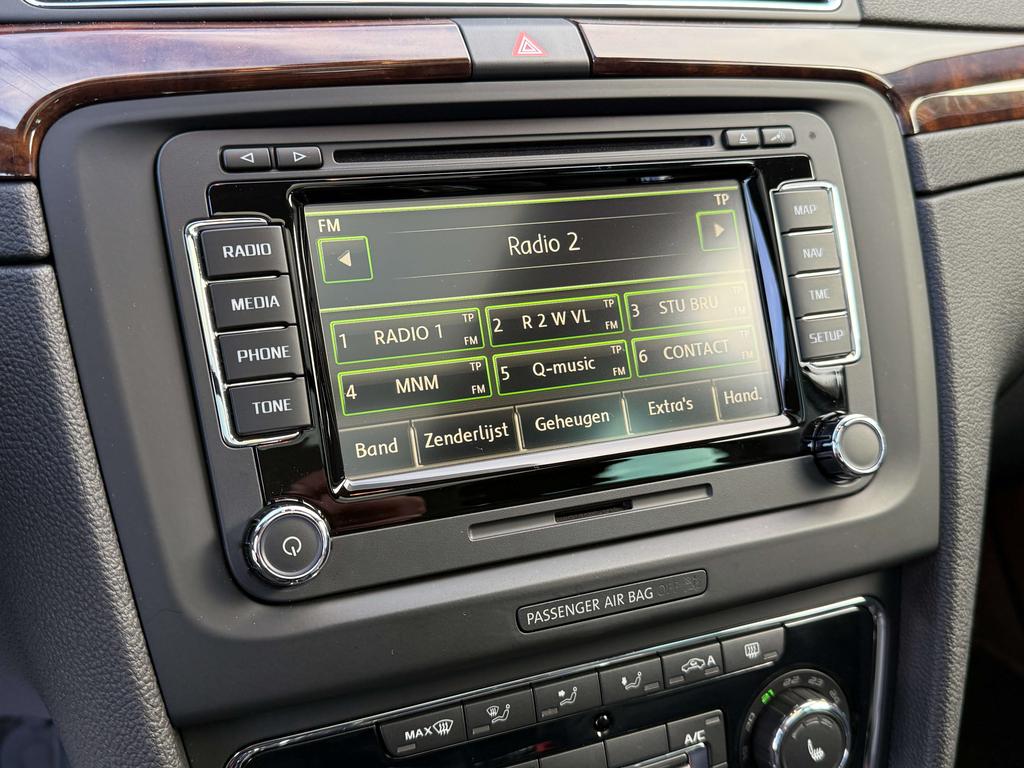 Skoda Superb Combi 2.0 TDI * Pano dak / leder / Pdc * Garage Planckaert