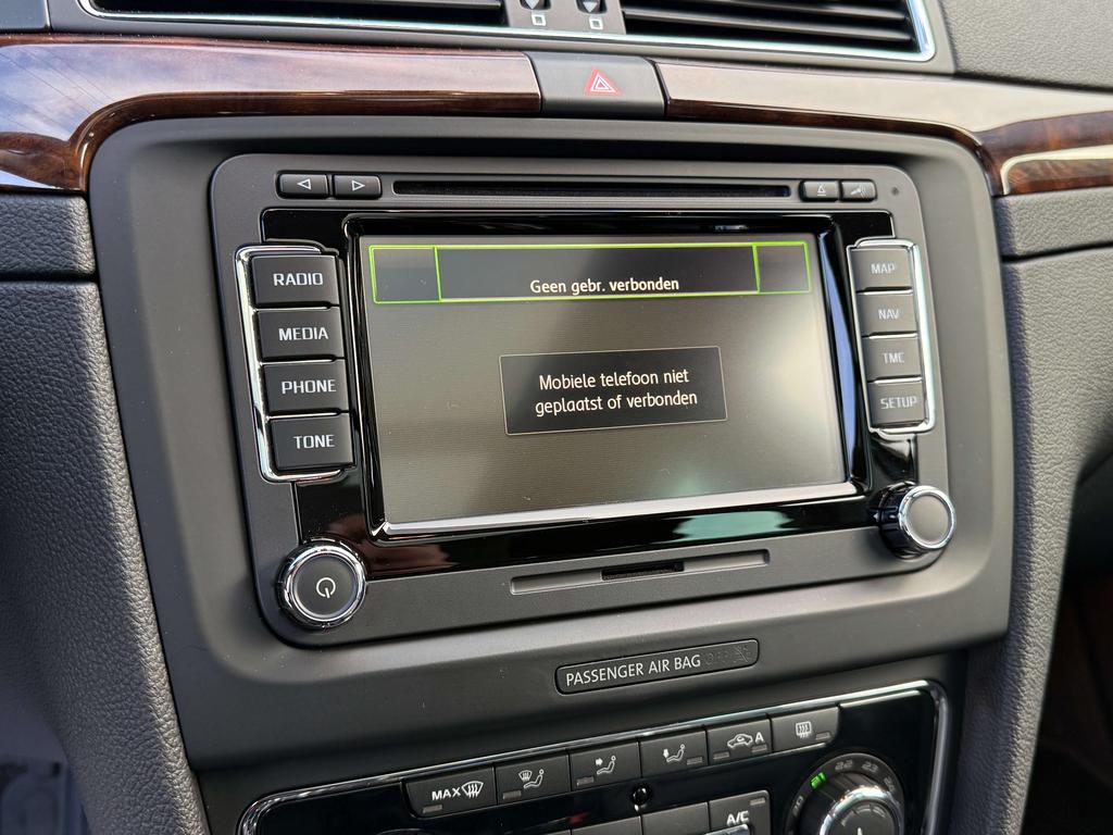 Skoda Superb Combi 2.0 TDI * Pano dak / leder / Pdc * Garage Planckaert