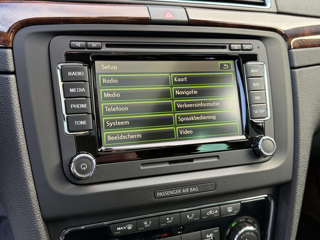 Skoda Superb Combi 2.0 TDI * Pano dak / leder / Pdc * Garage Planckaert