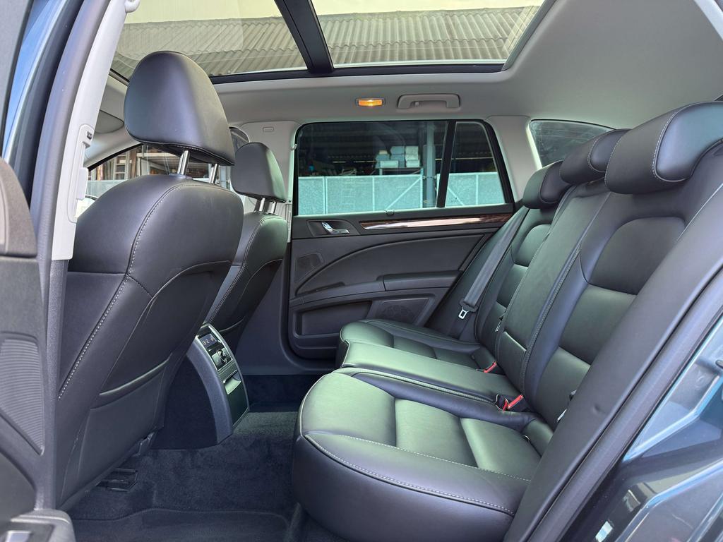 Skoda Superb Combi 2.0 TDI * Pano dak / leder / Pdc * Garage Planckaert