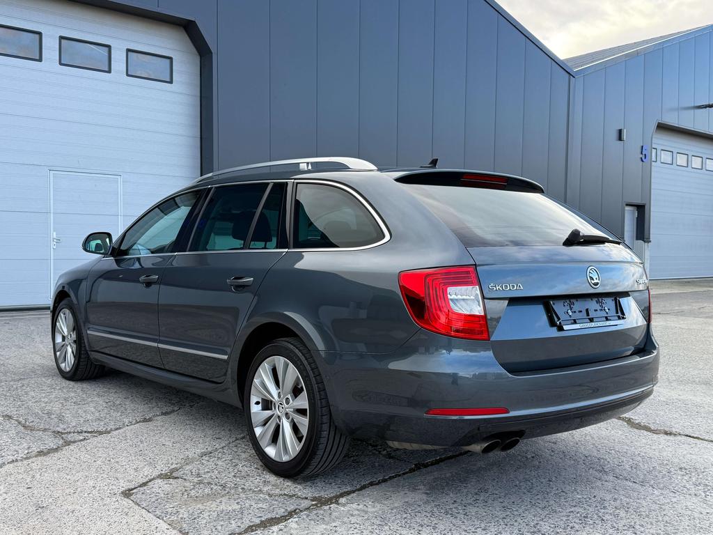 Skoda Superb Combi 2.0 TDI * Pano dak / leder / Pdc * Garage Planckaert