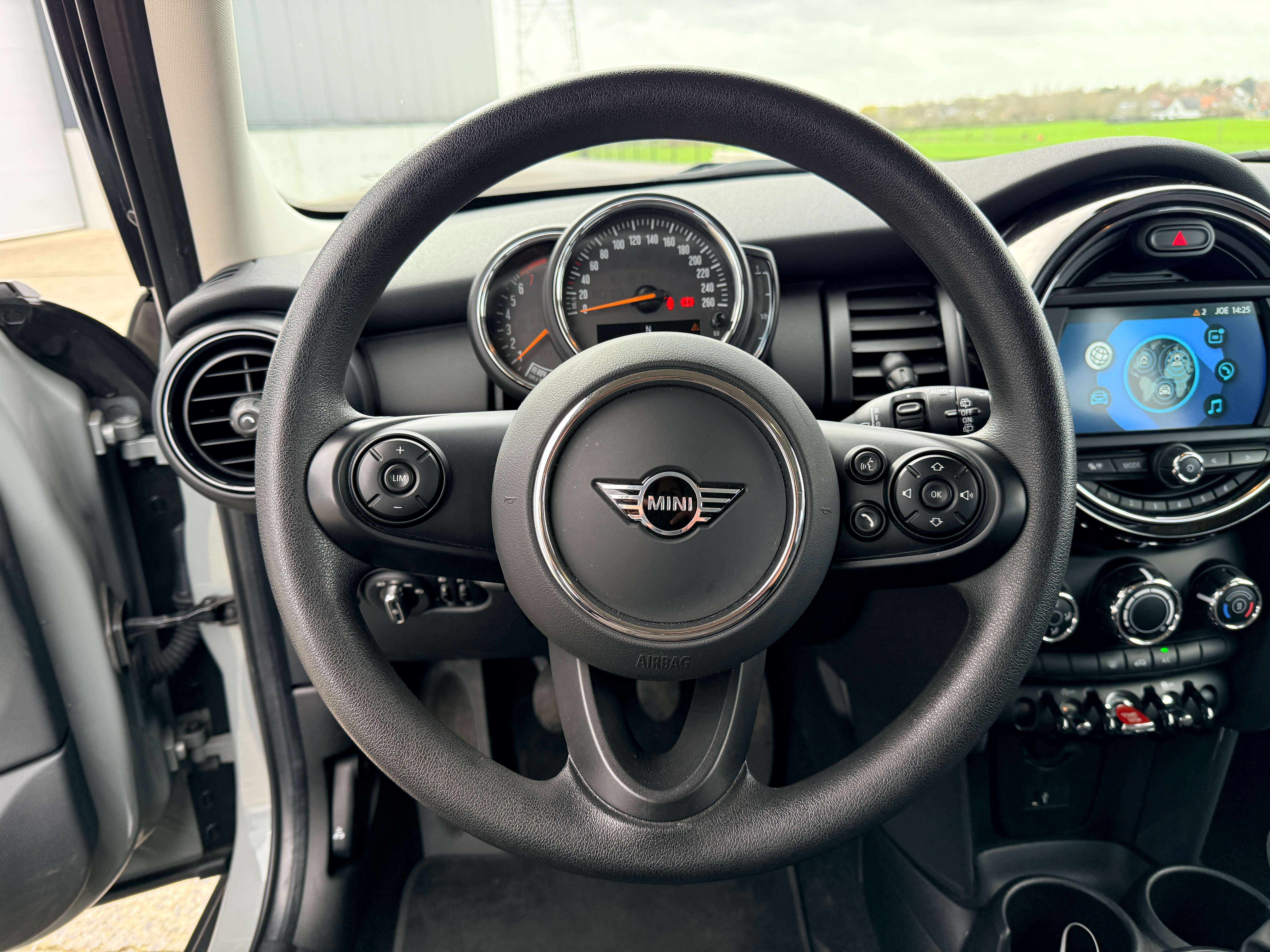 MINI One 1.5i Benzine 36.000km! * Moonwalk Grey * Garage Planckaert