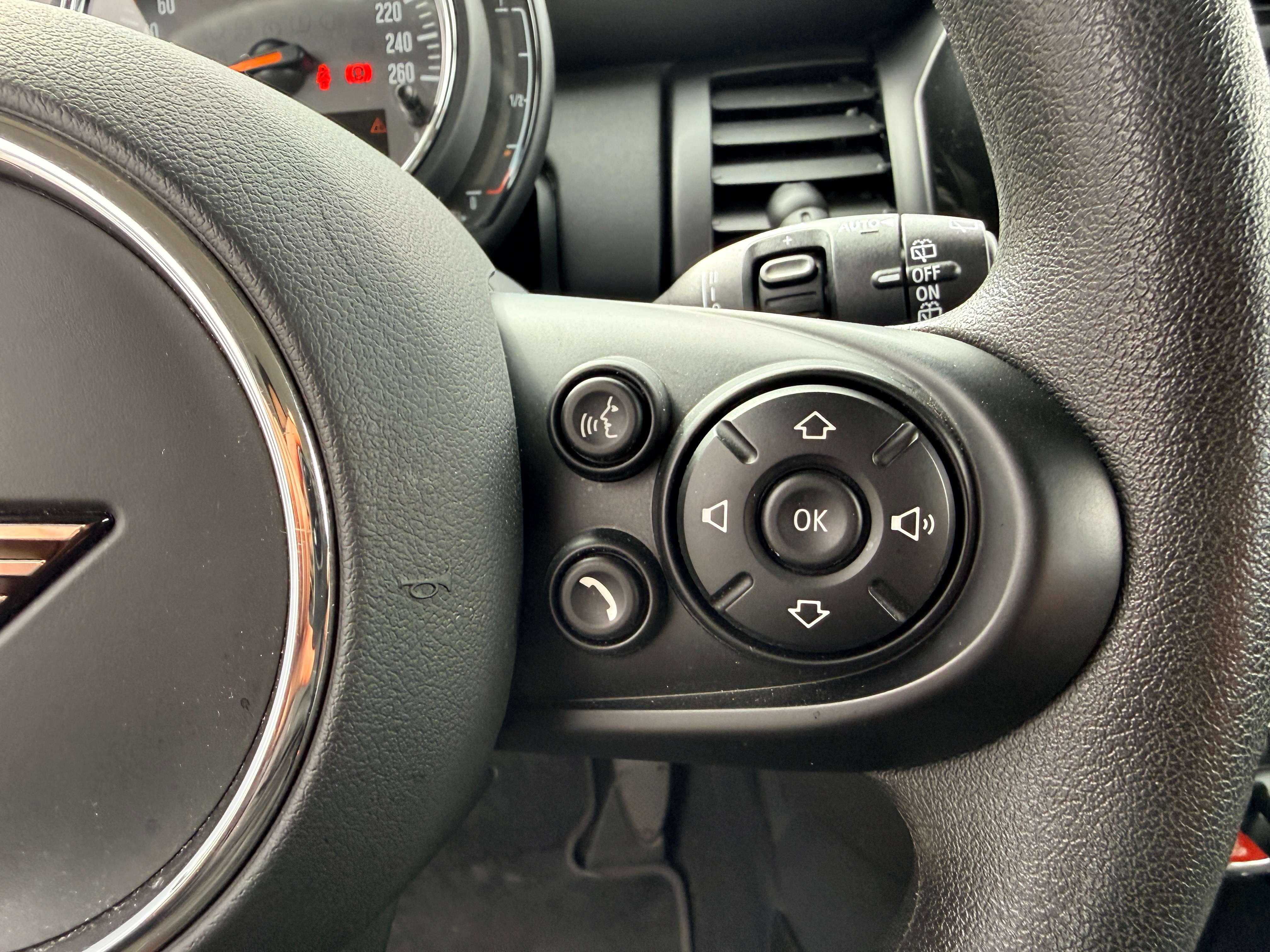 MINI One 1.5i Benzine 36.000km! * Moonwalk Grey * Garage Planckaert