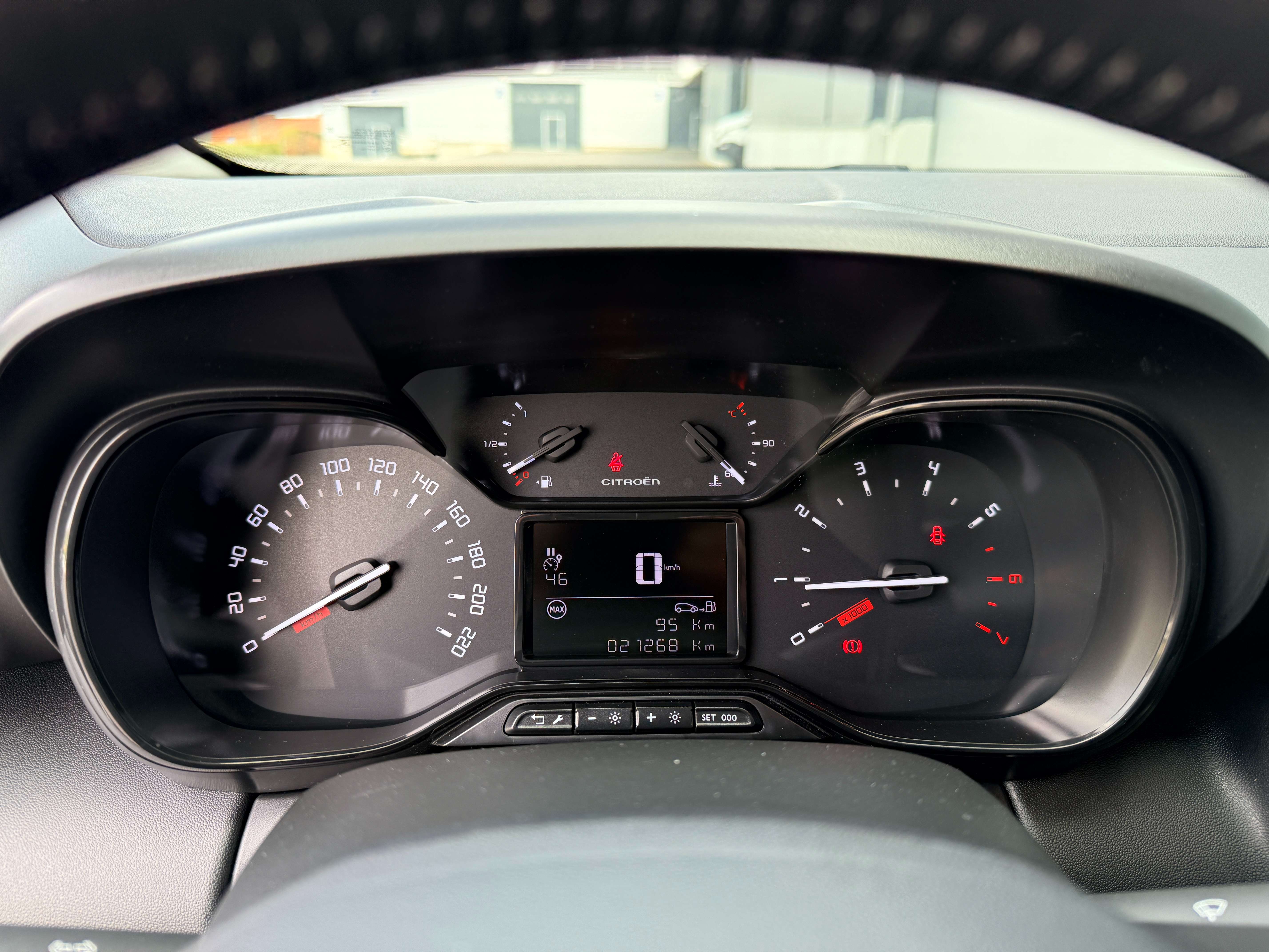 Citroen C3 Aircross 1.2i Benzine 110PK * GPS/ Camera / Carplay / 21.000km!* Garage Planckaert