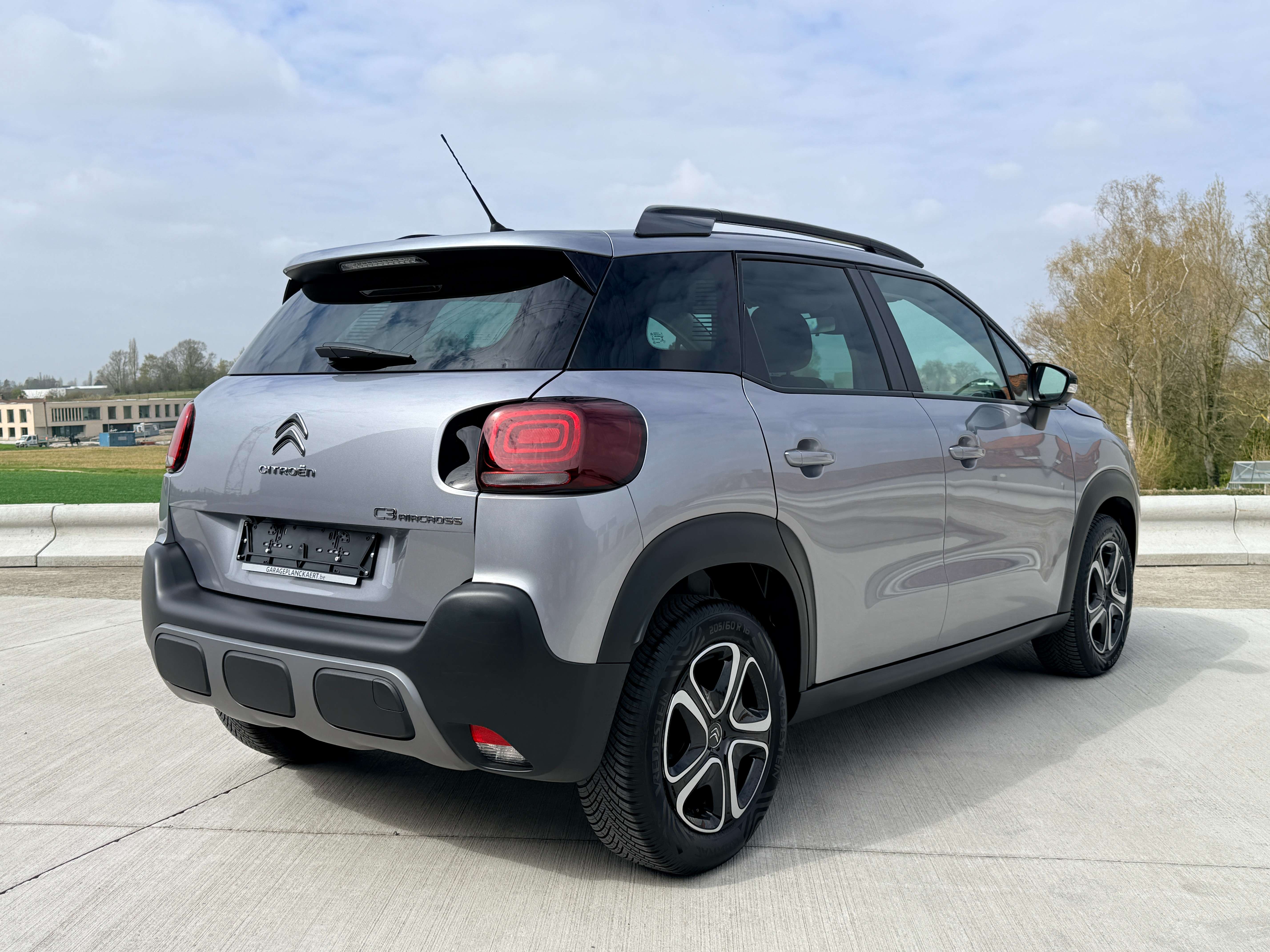 Citroen C3 Aircross 1.2i Benzine 110PK * GPS/ Camera / Carplay / 21.000km!* Garage Planckaert