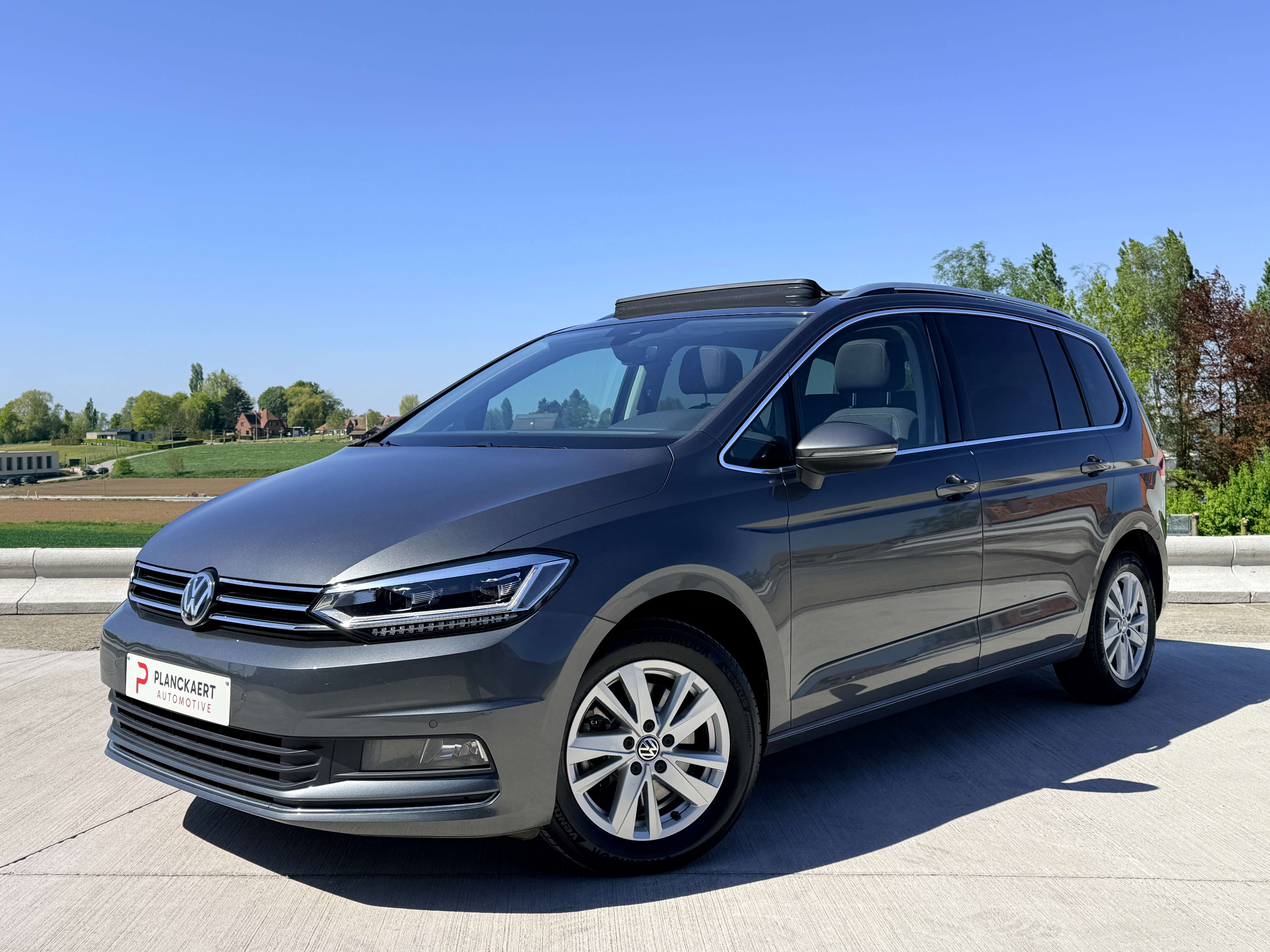 Volkswagen Touran 1.5 TSI Highline DSG 150pk *Automaat/Carplay/PDC/Panoramisch dak* Garage Planckaert