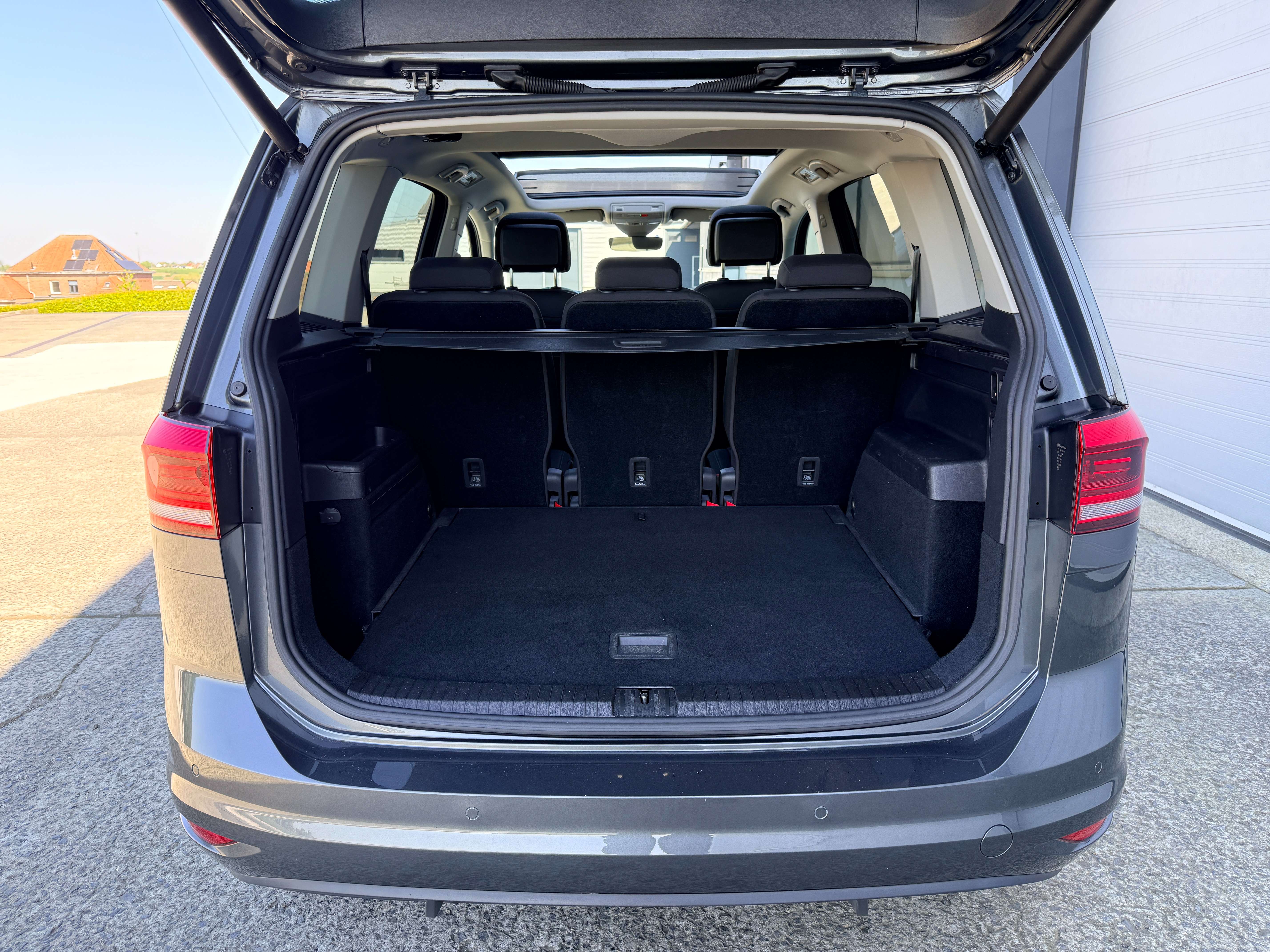 Volkswagen Touran 1.5 TSI Highline DSG 150pk *Automaat/Carplay/PDC/Panoramisch dak* Garage Planckaert