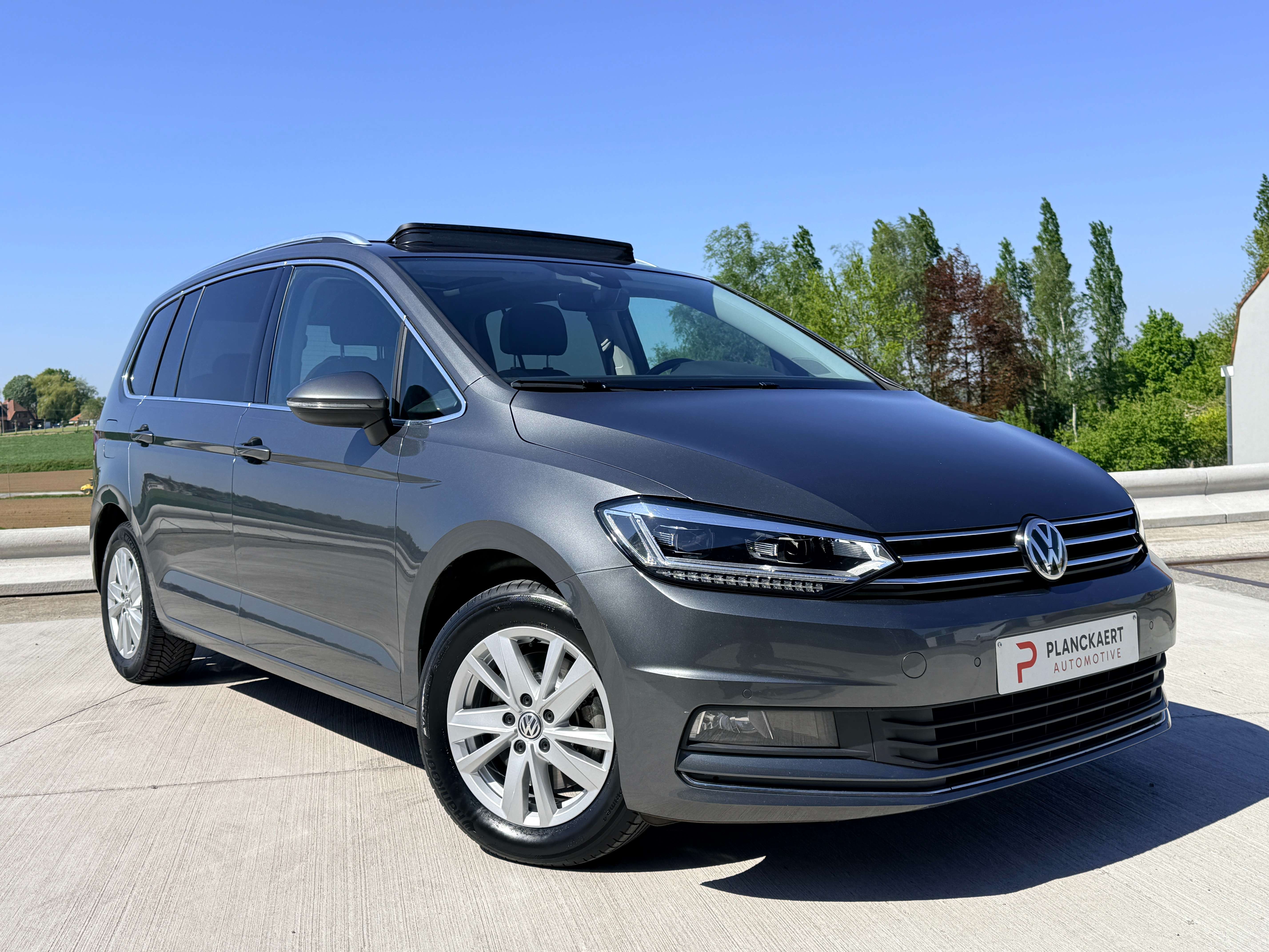 Volkswagen Touran 1.5 TSI Highline DSG 150pk *Automaat/Carplay/PDC/Panoramisch dak* Garage Planckaert