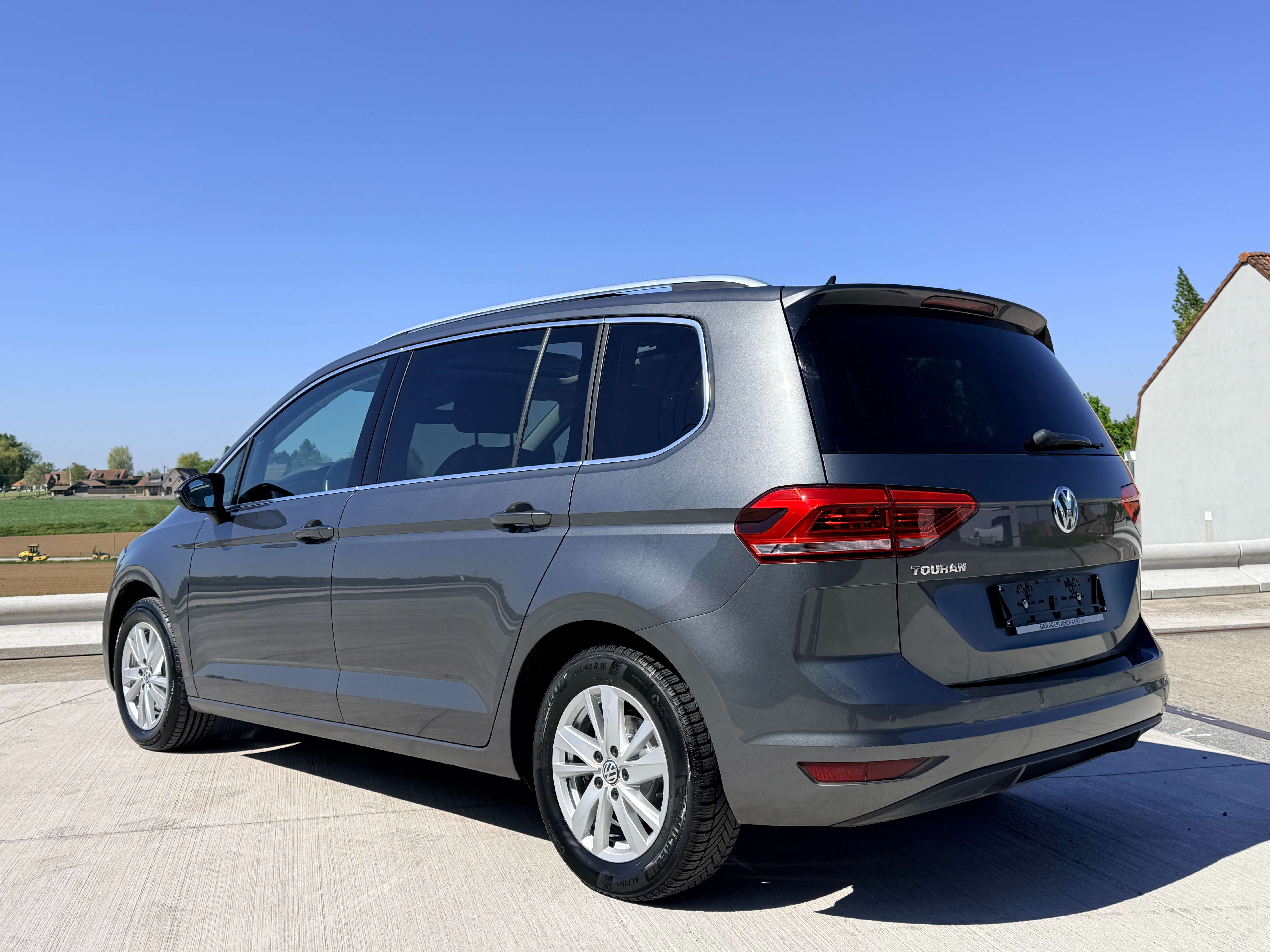 Volkswagen Touran 1.5 TSI Highline DSG 150pk *Automaat/Carplay/PDC/Panoramisch dak* Garage Planckaert