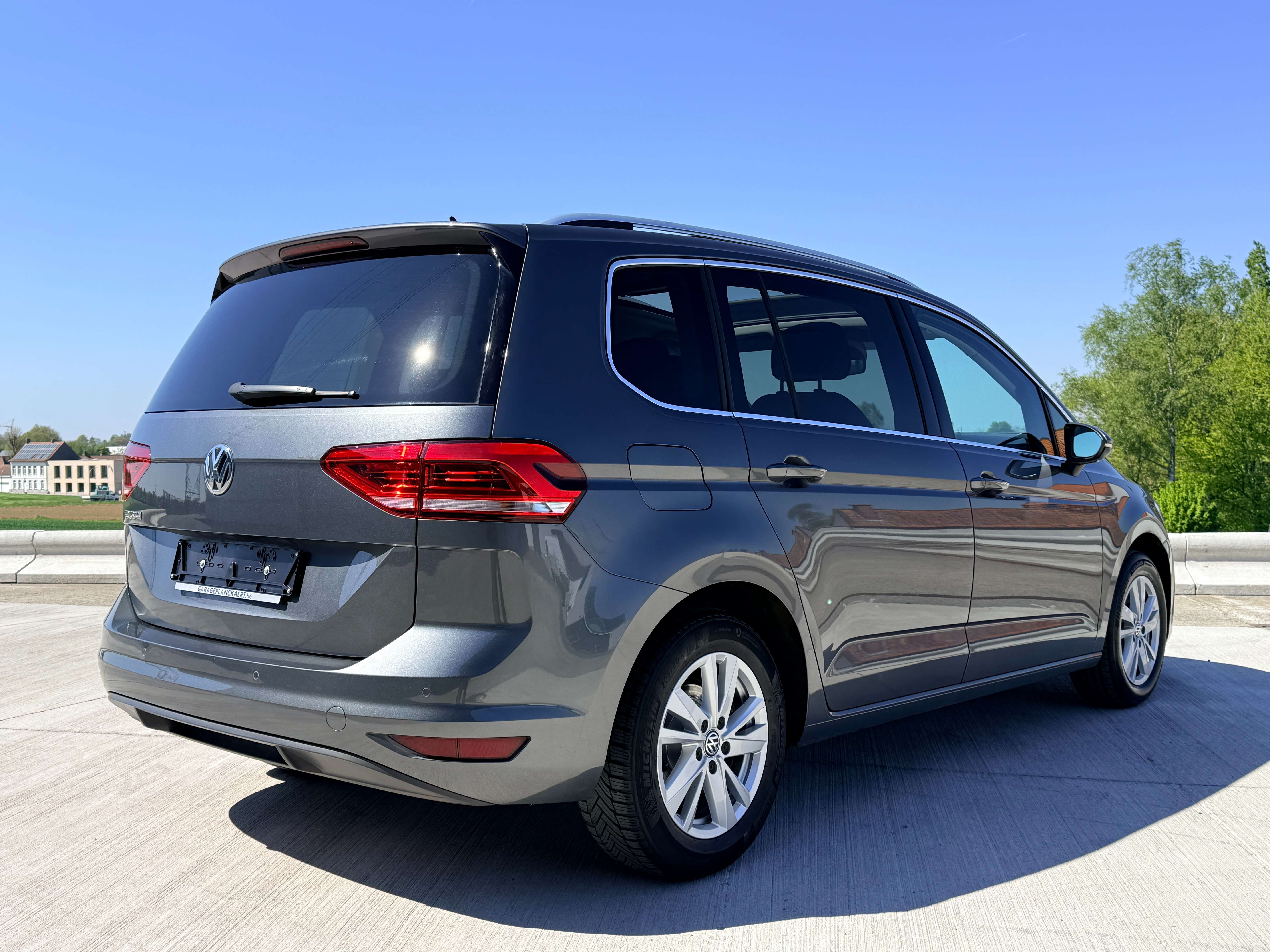 Volkswagen Touran 1.5 TSI Highline DSG 150pk *Automaat/Carplay/PDC/Panoramisch dak* Garage Planckaert