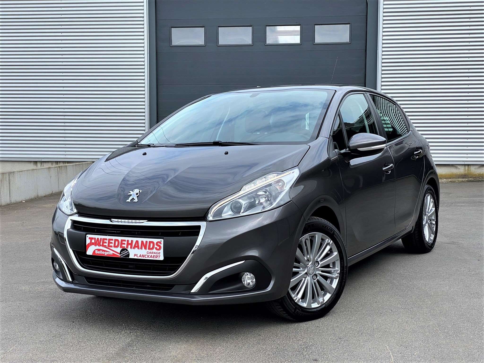 Peugeot 208 1.2i benzine *Style,12mnd garantie!* Garage Planckaert