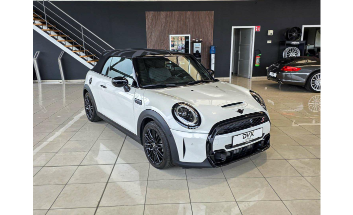 DVX Cars - MINI Cooper S Cabrio