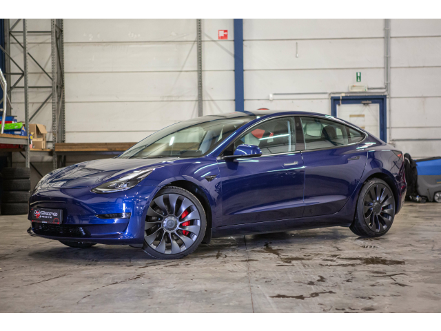 L-Cars - Tesla Model 3