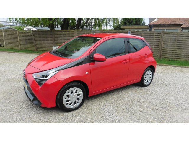 Autobedrijf Vynckier - Toyota AYGO