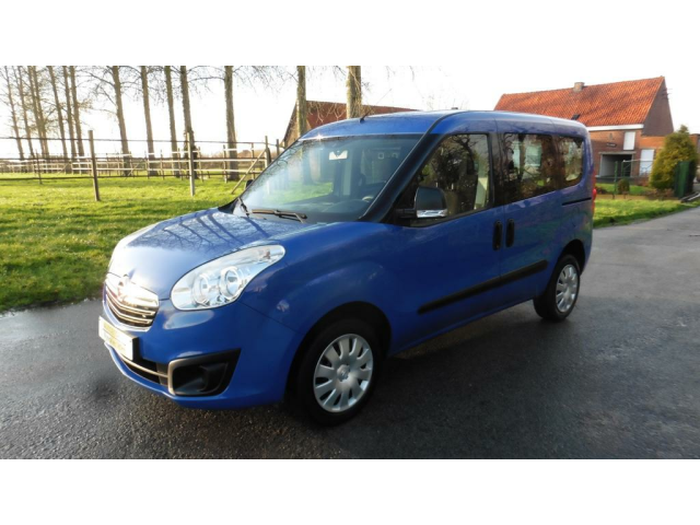 Autobedrijf Vynckier - Opel COMBO TOUR